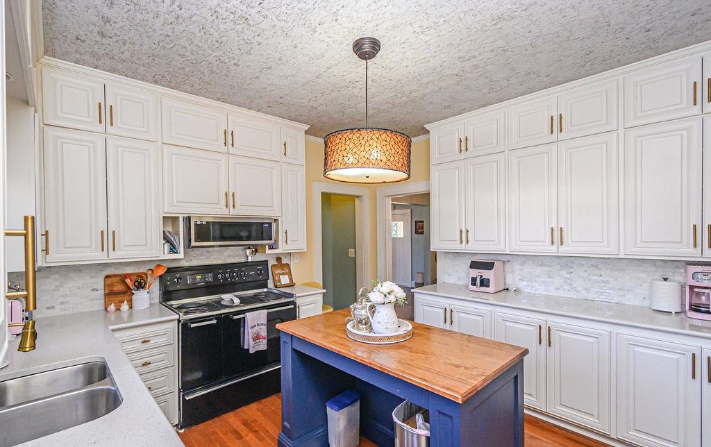 1718 Griffith Avenue, Owensboro, Kentucky 42301, 3 Bedrooms Bedrooms, ,3 BathroomsBathrooms,Single Family Residence,For Sale,Griffith Avenue,91139