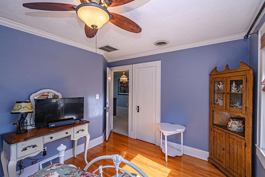 1718 Griffith Avenue, Owensboro, Kentucky 42301, 3 Bedrooms Bedrooms, ,3 BathroomsBathrooms,Single Family Residence,For Sale,Griffith Avenue,91139