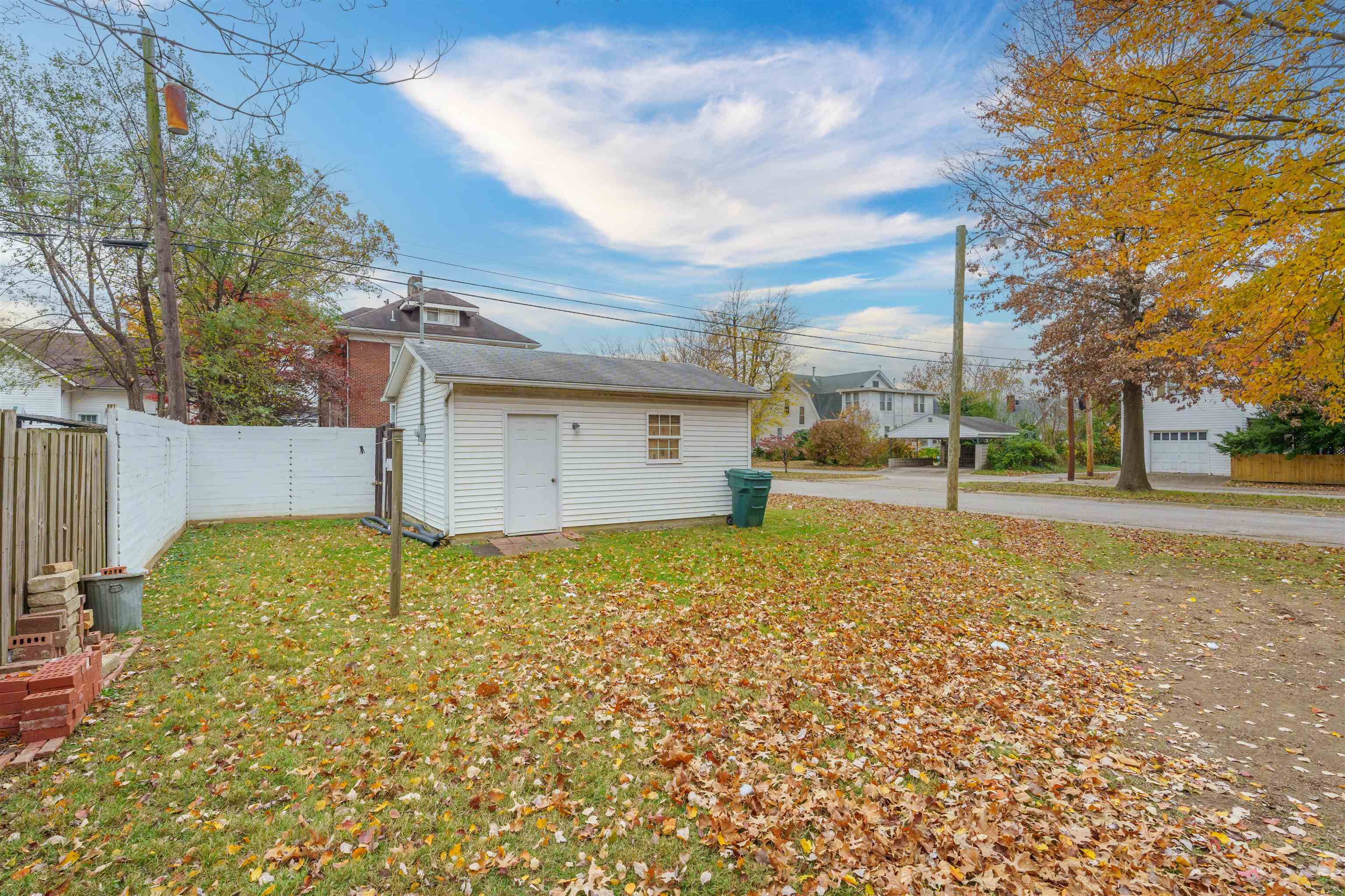 102 22nd St, Owensboro, Kentucky 42303, 3 Bedrooms Bedrooms, ,2 BathroomsBathrooms,Single Family Residence,For Sale,22nd St,91143
