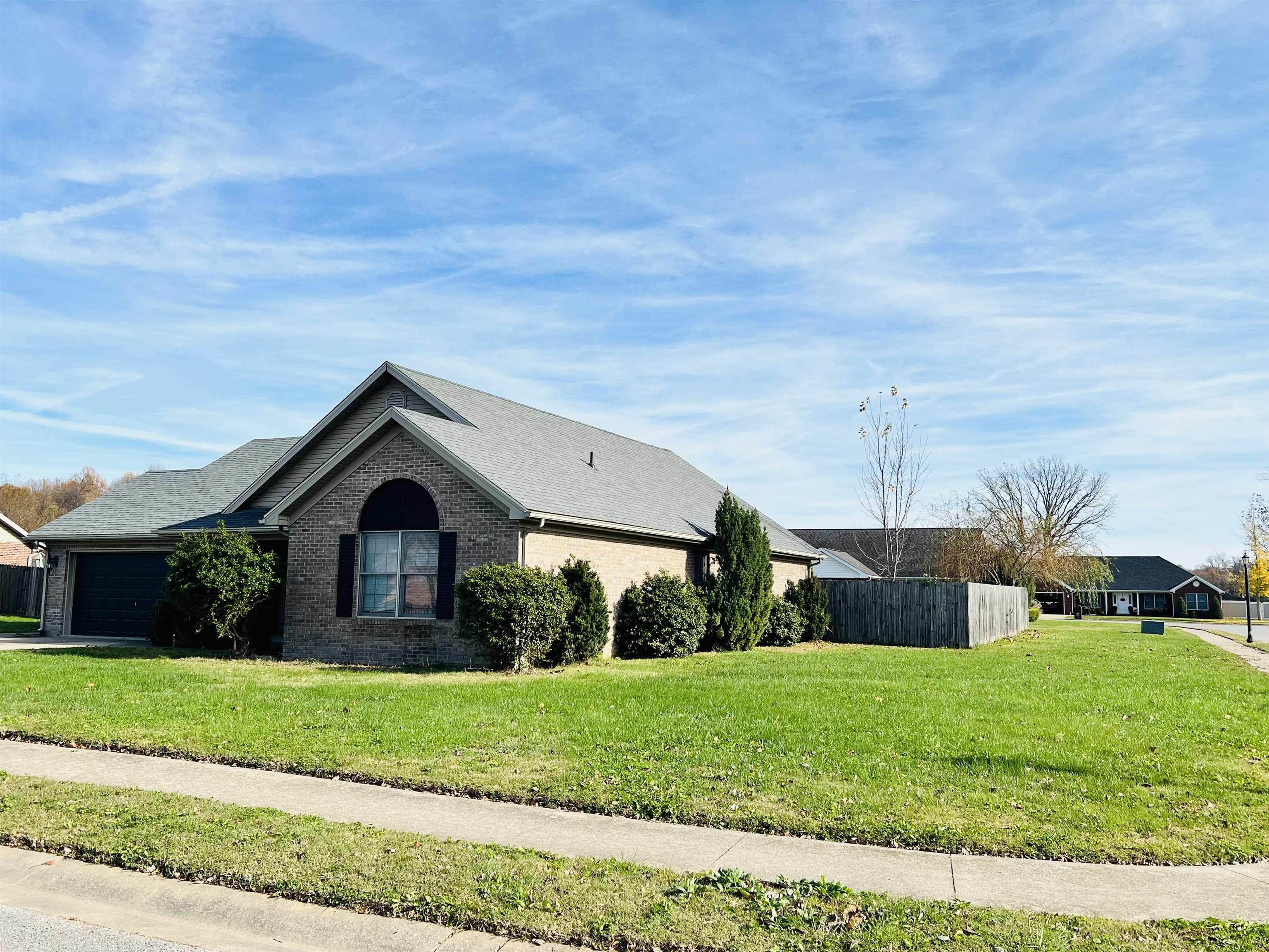 801 Rabbit Run, Owensboro, Kentucky 42301, 3 Bedrooms Bedrooms, ,2 BathroomsBathrooms,Single Family Residence,For Sale,Rabbit Run,91145