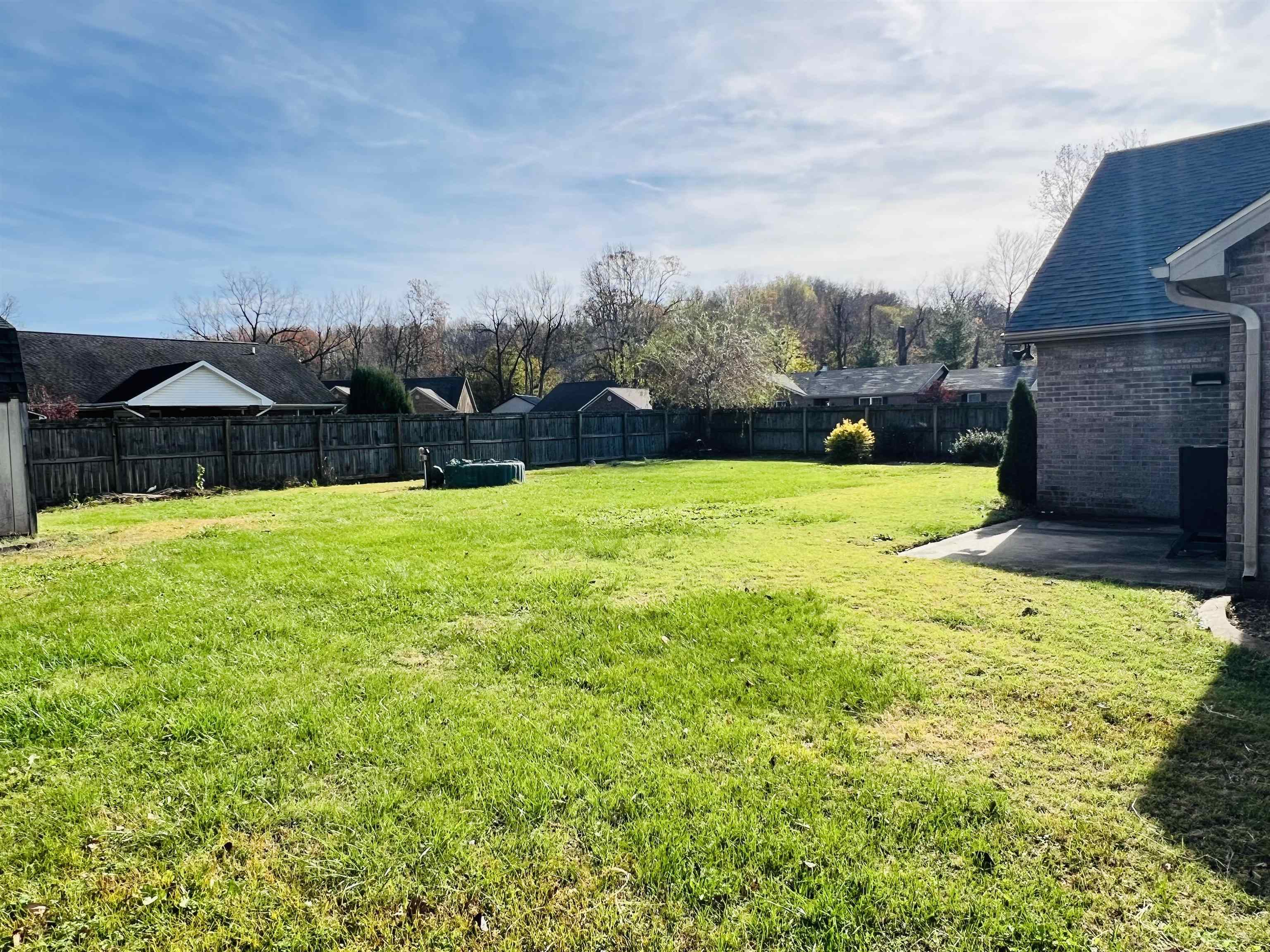801 Rabbit Run, Owensboro, Kentucky 42301, 3 Bedrooms Bedrooms, ,2 BathroomsBathrooms,Single Family Residence,For Sale,Rabbit Run,91145