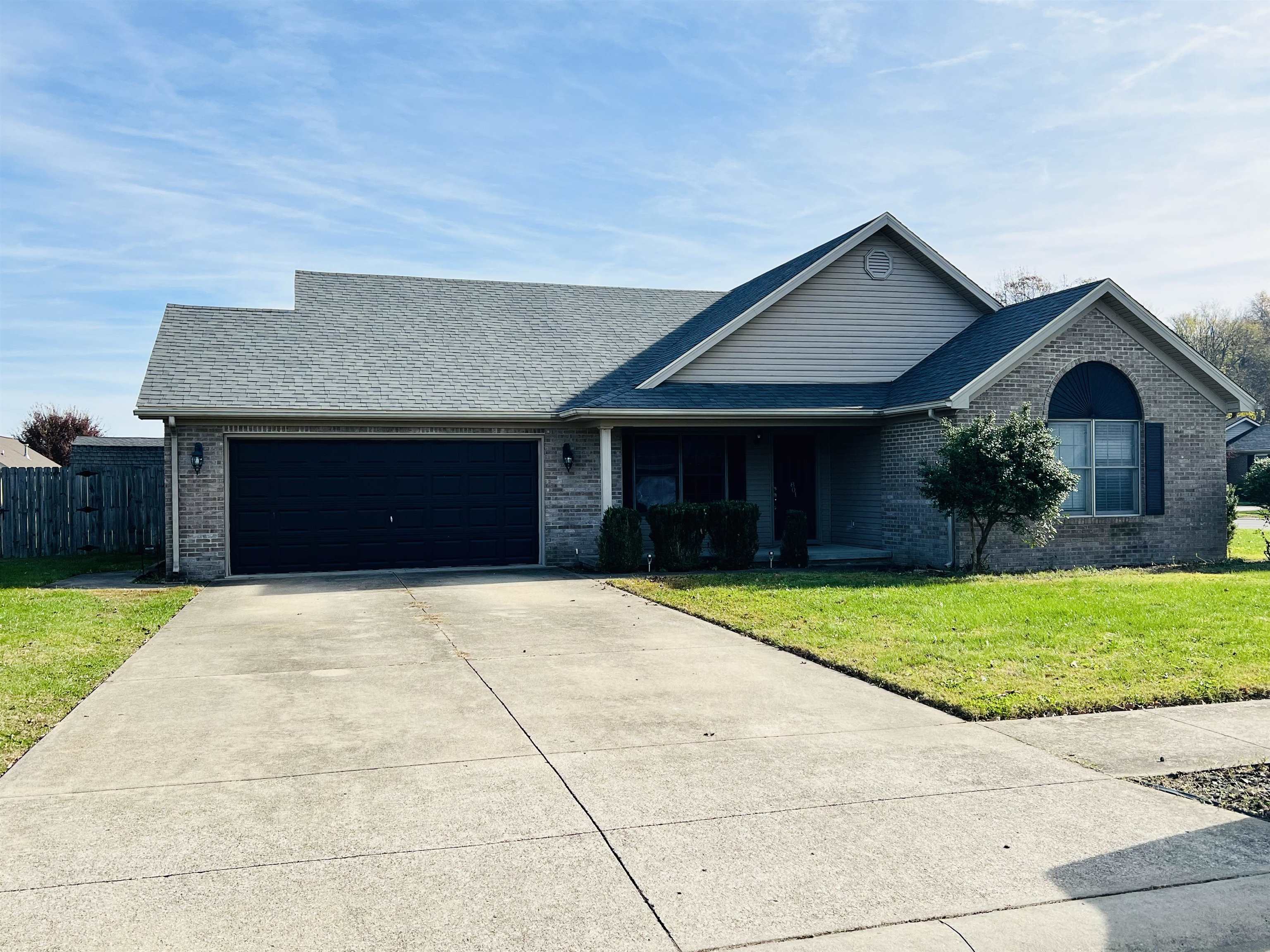 801 Rabbit Run, Owensboro, Kentucky 42301, 3 Bedrooms Bedrooms, ,2 BathroomsBathrooms,Single Family Residence,For Sale,Rabbit Run,91145
