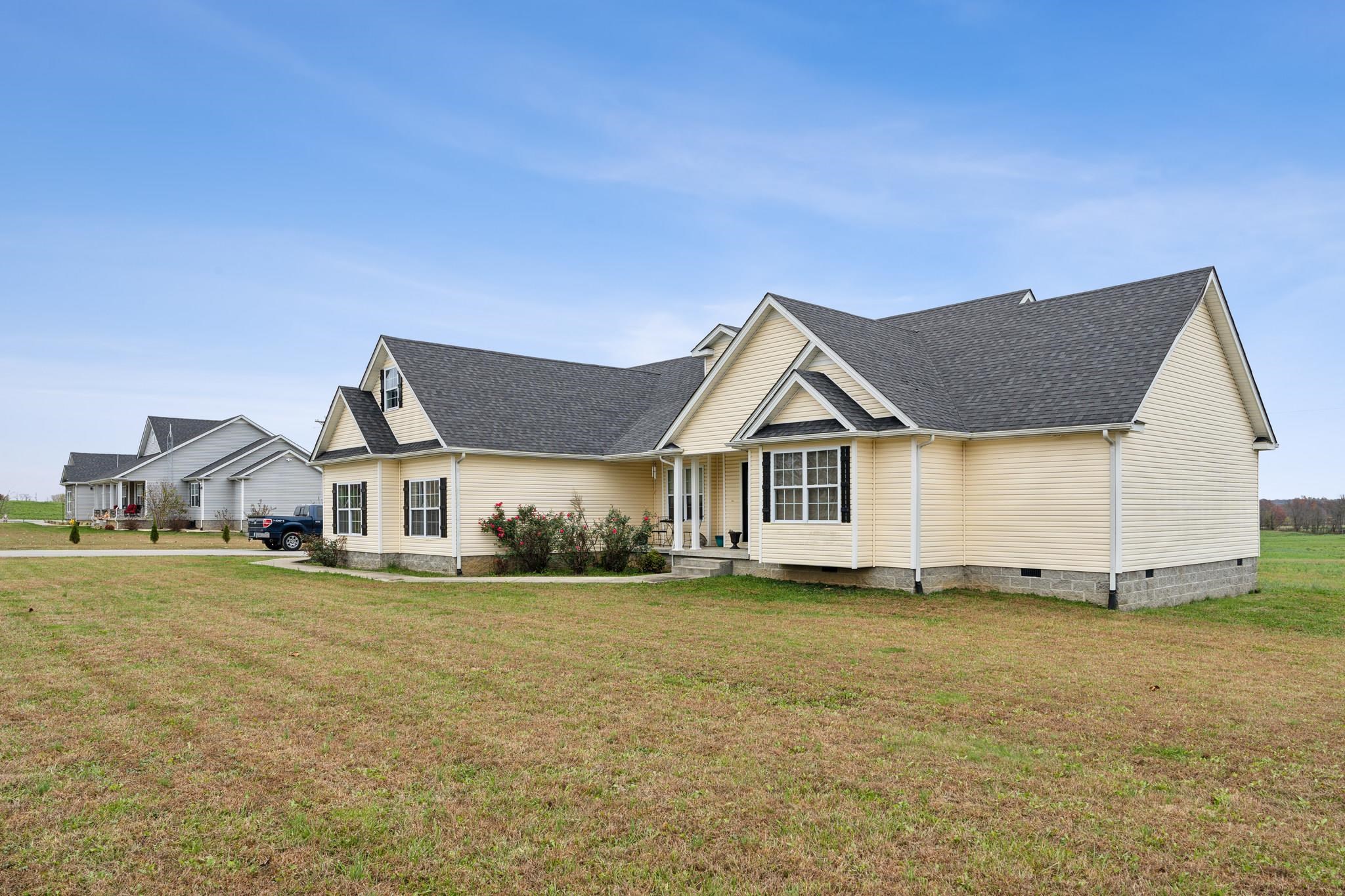 4752 Morgantown Rd, Russellville, Kentucky 42276, 3 Bedrooms Bedrooms, ,3 BathroomsBathrooms,Single Family Residence,For Sale,Morgantown Rd,91152