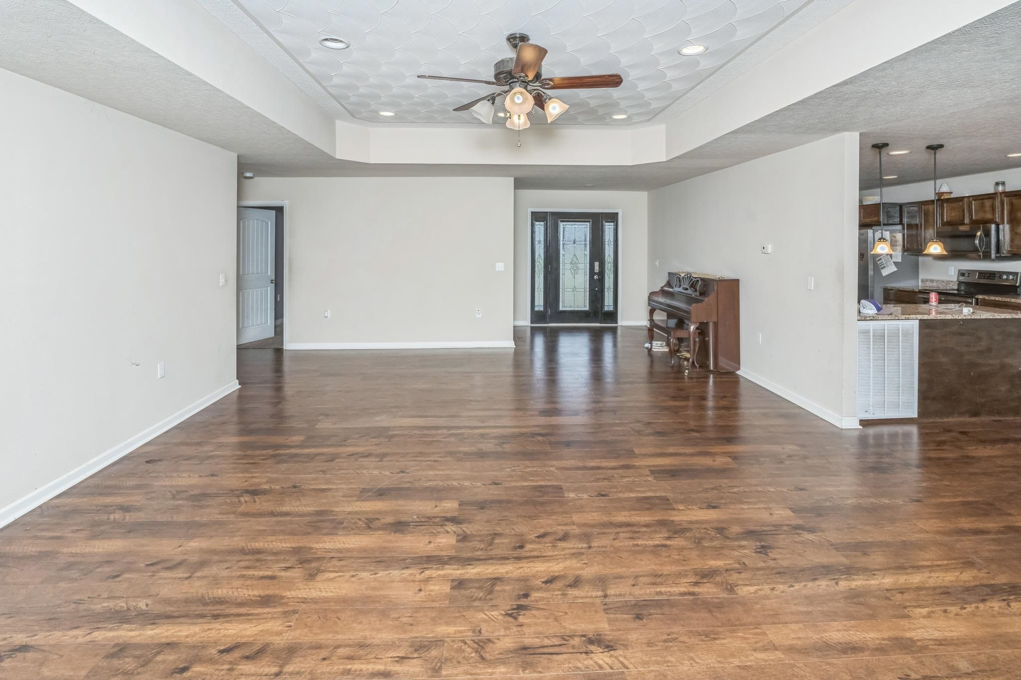 4752 Morgantown Rd, Russellville, Kentucky 42276, 3 Bedrooms Bedrooms, ,3 BathroomsBathrooms,Single Family Residence,For Sale,Morgantown Rd,91152