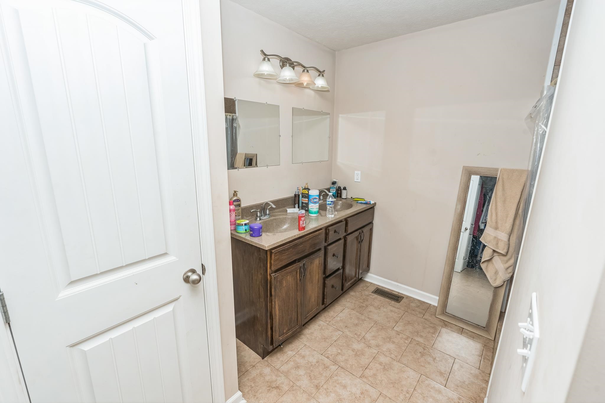 4752 Morgantown Rd, Russellville, Kentucky 42276, 3 Bedrooms Bedrooms, ,3 BathroomsBathrooms,Single Family Residence,For Sale,Morgantown Rd,91152
