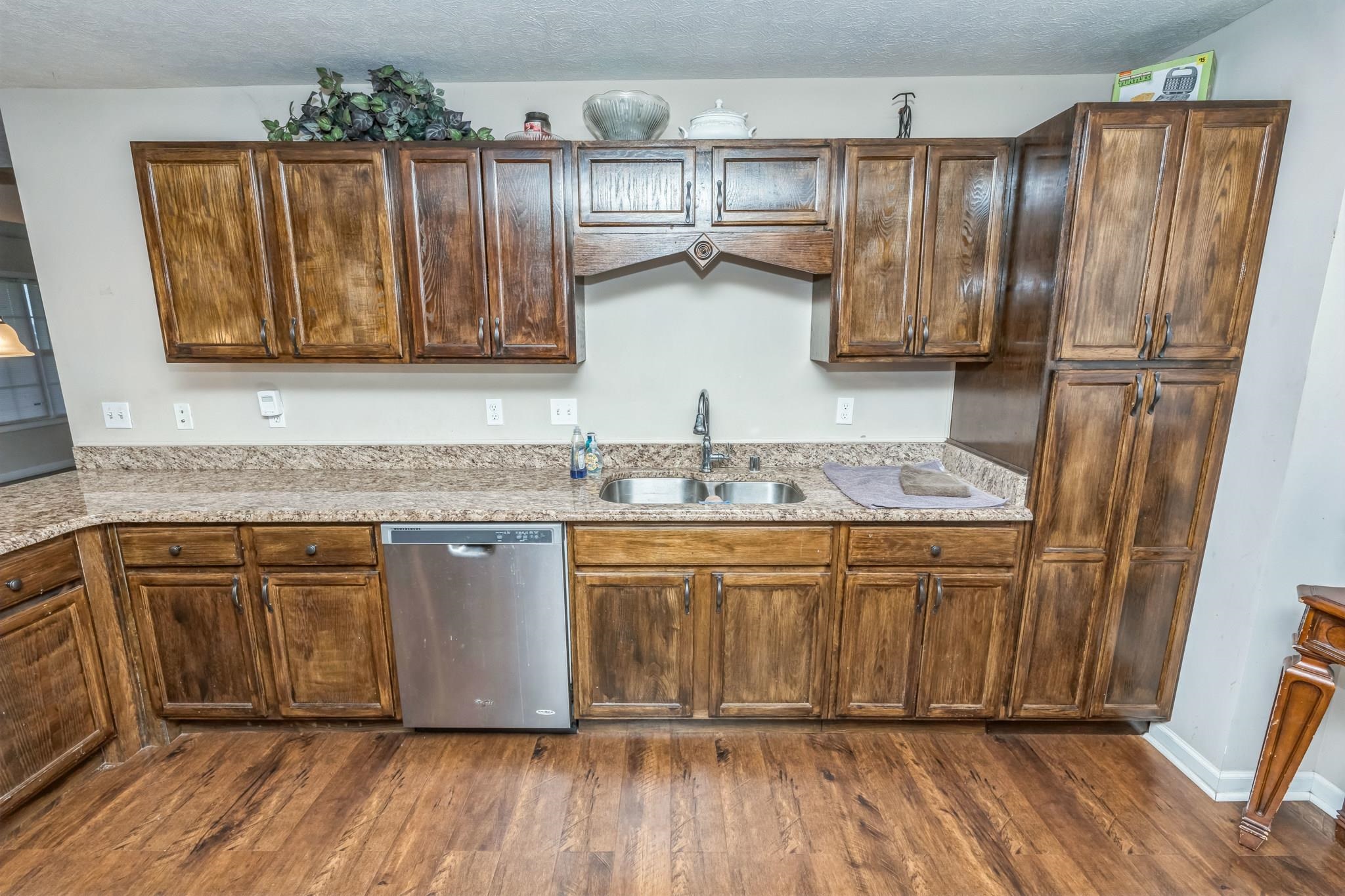 4752 Morgantown Rd, Russellville, Kentucky 42276, 3 Bedrooms Bedrooms, ,3 BathroomsBathrooms,Single Family Residence,For Sale,Morgantown Rd,91152