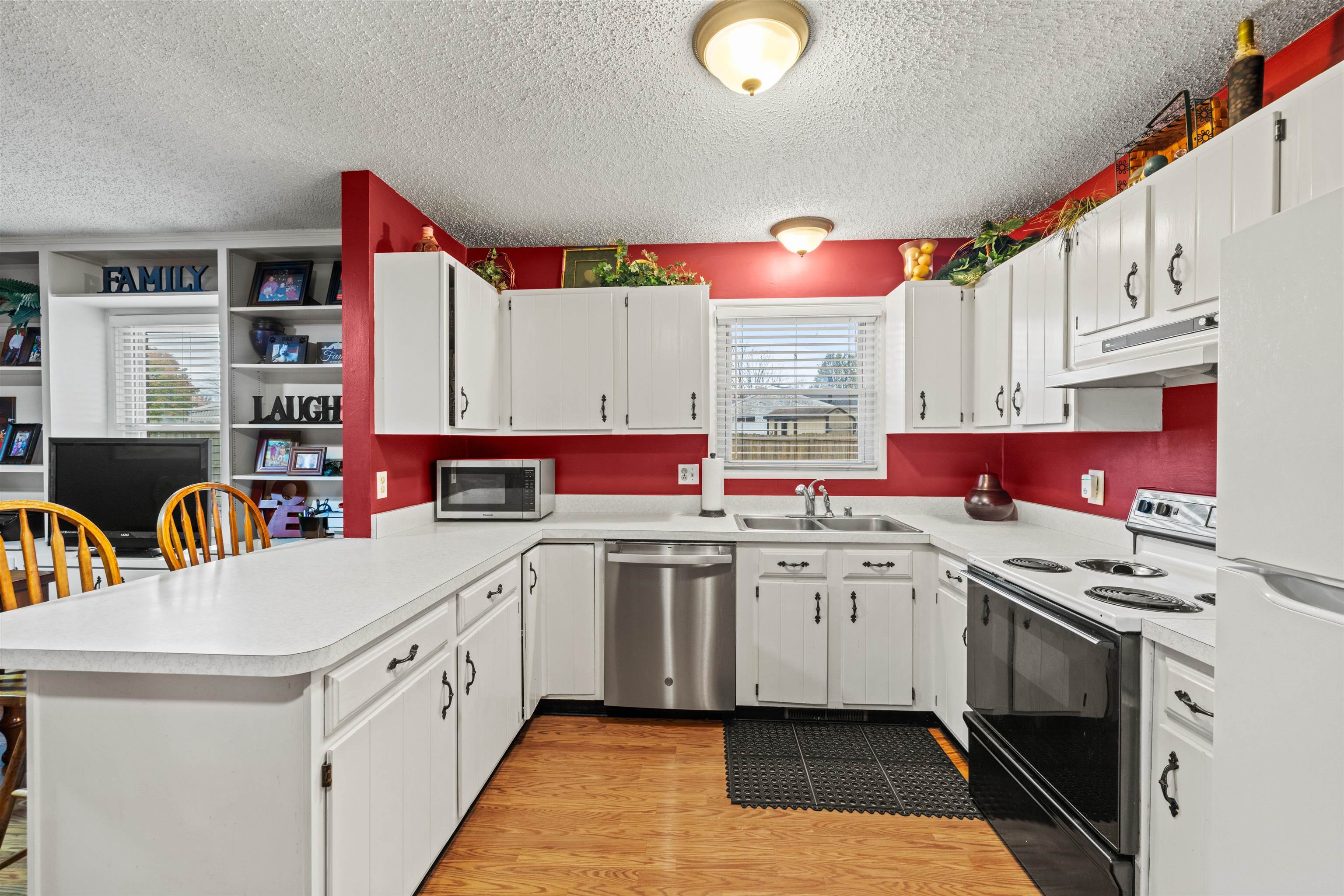 3514 Riva Ridge Court, Owensboro, Kentucky 42303, 3 Bedrooms Bedrooms, ,2 BathroomsBathrooms,Single Family Residence,For Sale,Riva Ridge Court,91153
