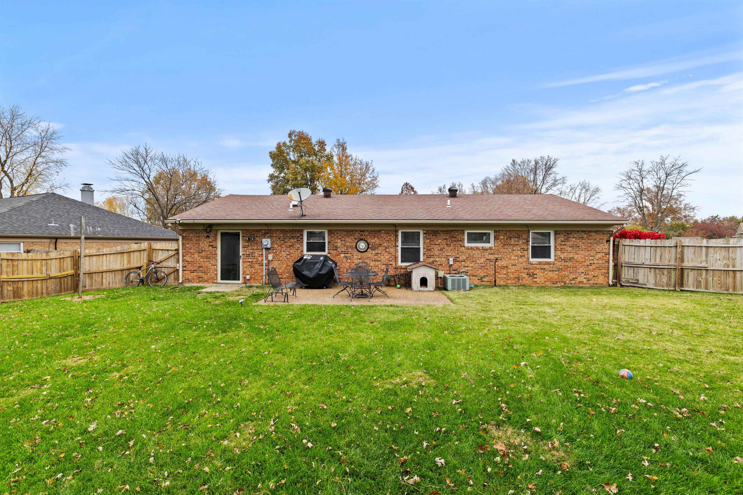 3514 Riva Ridge Court, Owensboro, Kentucky 42303, 3 Bedrooms Bedrooms, ,2 BathroomsBathrooms,Single Family Residence,For Sale,Riva Ridge Court,91153