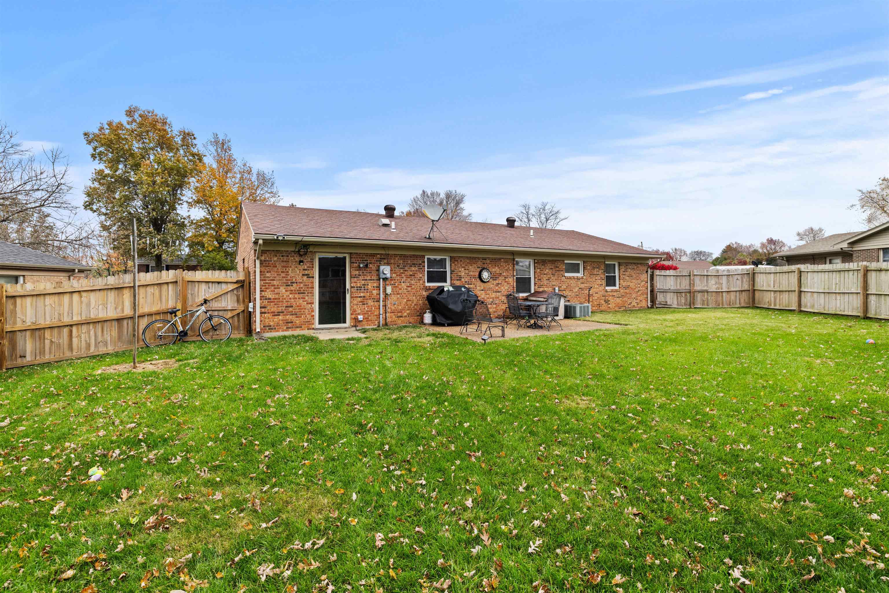 3514 Riva Ridge Court, Owensboro, Kentucky 42303, 3 Bedrooms Bedrooms, ,2 BathroomsBathrooms,Single Family Residence,For Sale,Riva Ridge Court,91153