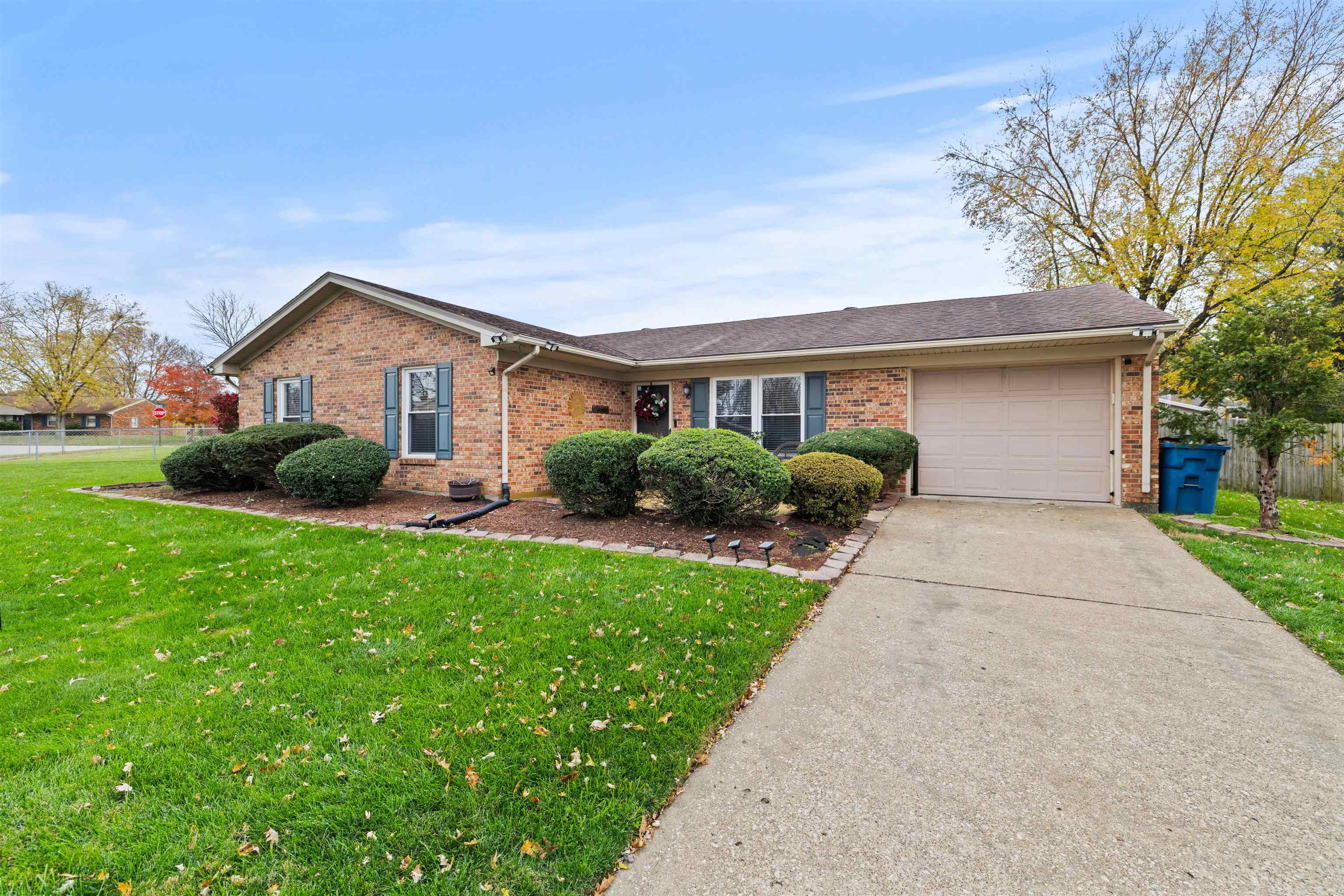 3514 Riva Ridge Court, Owensboro, Kentucky 42303, 3 Bedrooms Bedrooms, ,2 BathroomsBathrooms,Single Family Residence,For Sale,Riva Ridge Court,91153