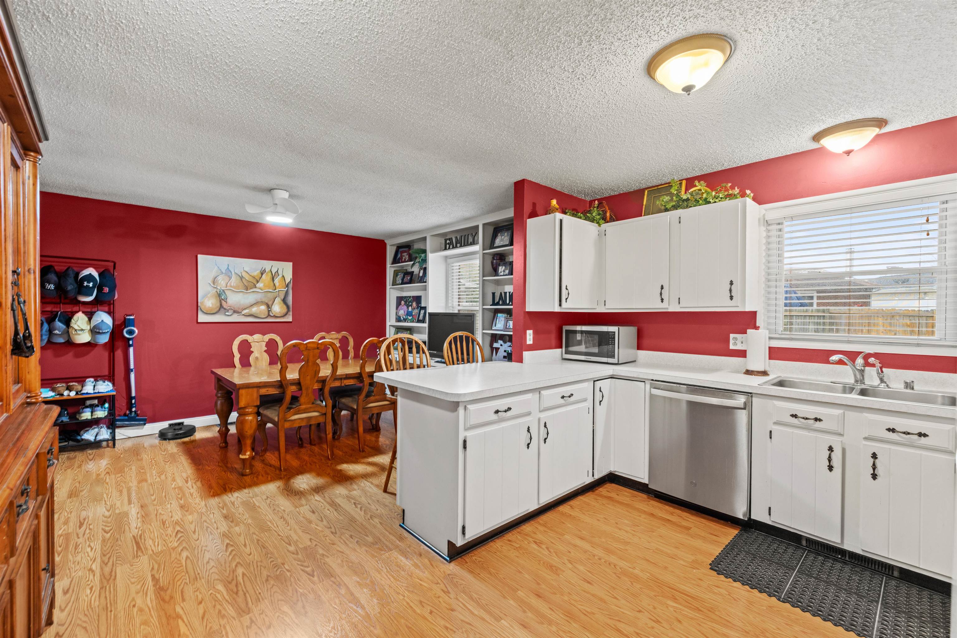 3514 Riva Ridge Court, Owensboro, Kentucky 42303, 3 Bedrooms Bedrooms, ,2 BathroomsBathrooms,Single Family Residence,For Sale,Riva Ridge Court,91153