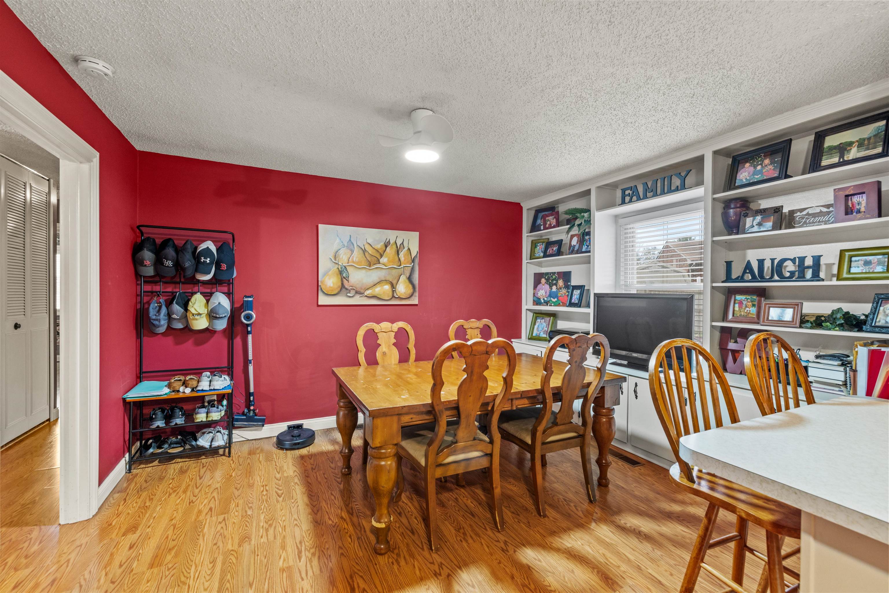 3514 Riva Ridge Court, Owensboro, Kentucky 42303, 3 Bedrooms Bedrooms, ,2 BathroomsBathrooms,Single Family Residence,For Sale,Riva Ridge Court,91153