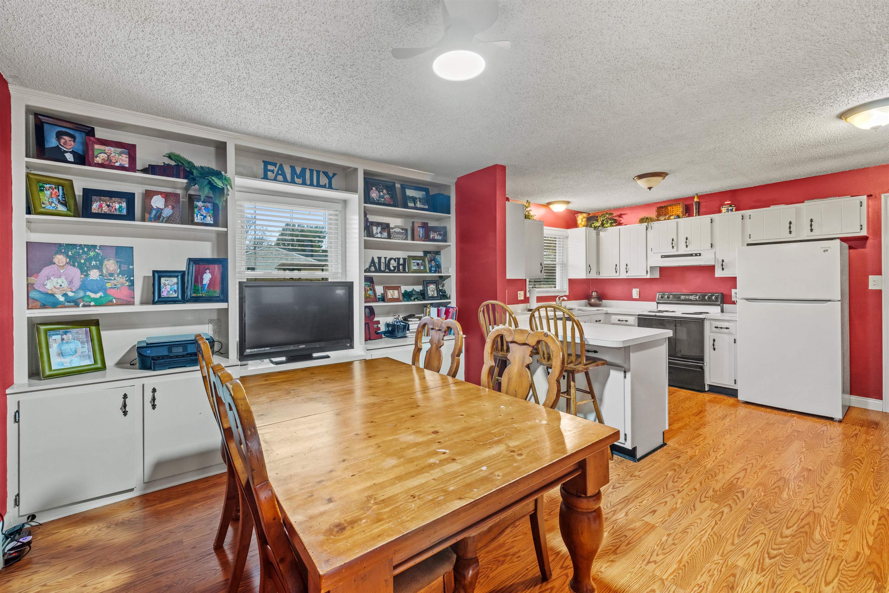 3514 Riva Ridge Court, Owensboro, Kentucky 42303, 3 Bedrooms Bedrooms, ,2 BathroomsBathrooms,Single Family Residence,For Sale,Riva Ridge Court,91153
