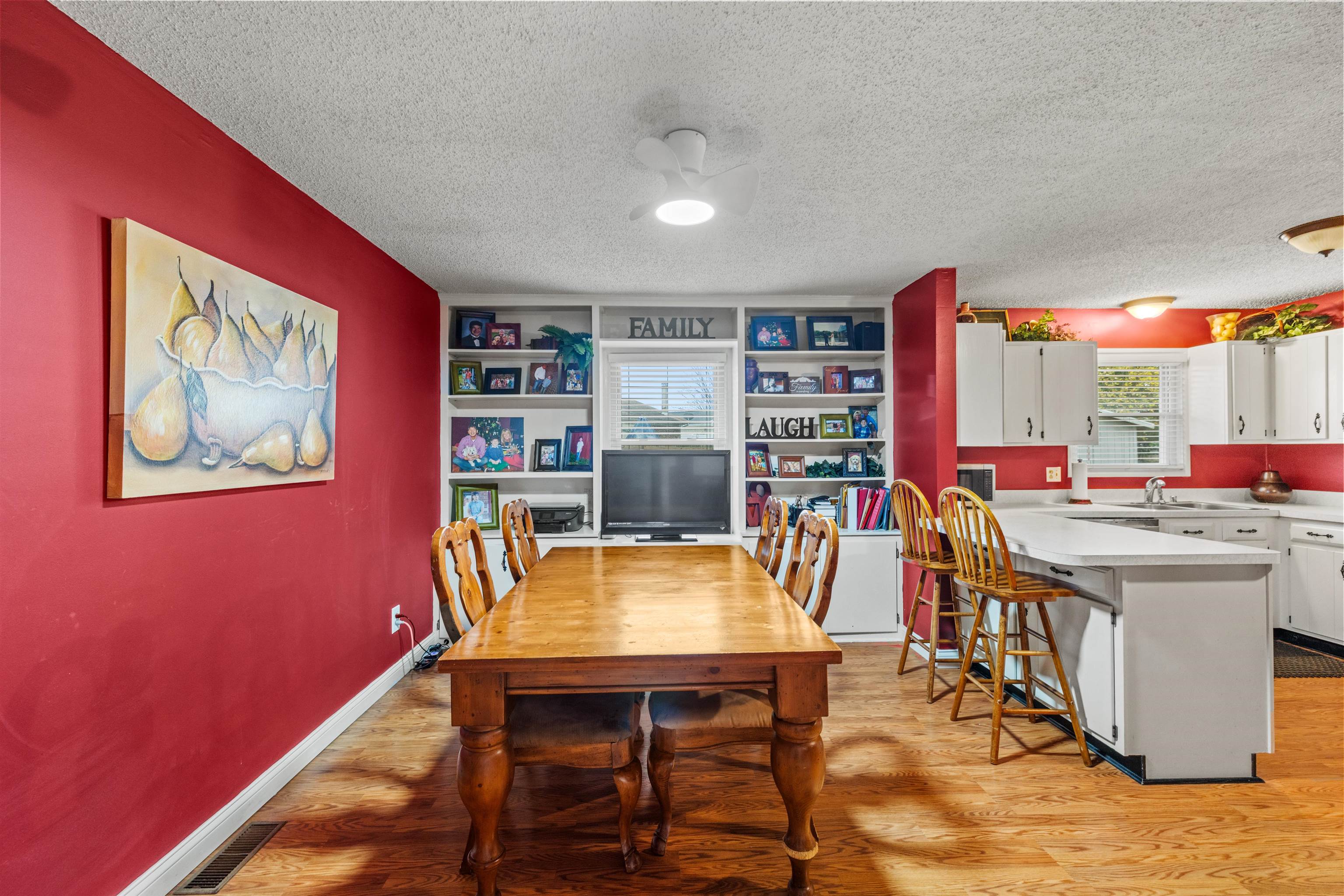 3514 Riva Ridge Court, Owensboro, Kentucky 42303, 3 Bedrooms Bedrooms, ,2 BathroomsBathrooms,Single Family Residence,For Sale,Riva Ridge Court,91153