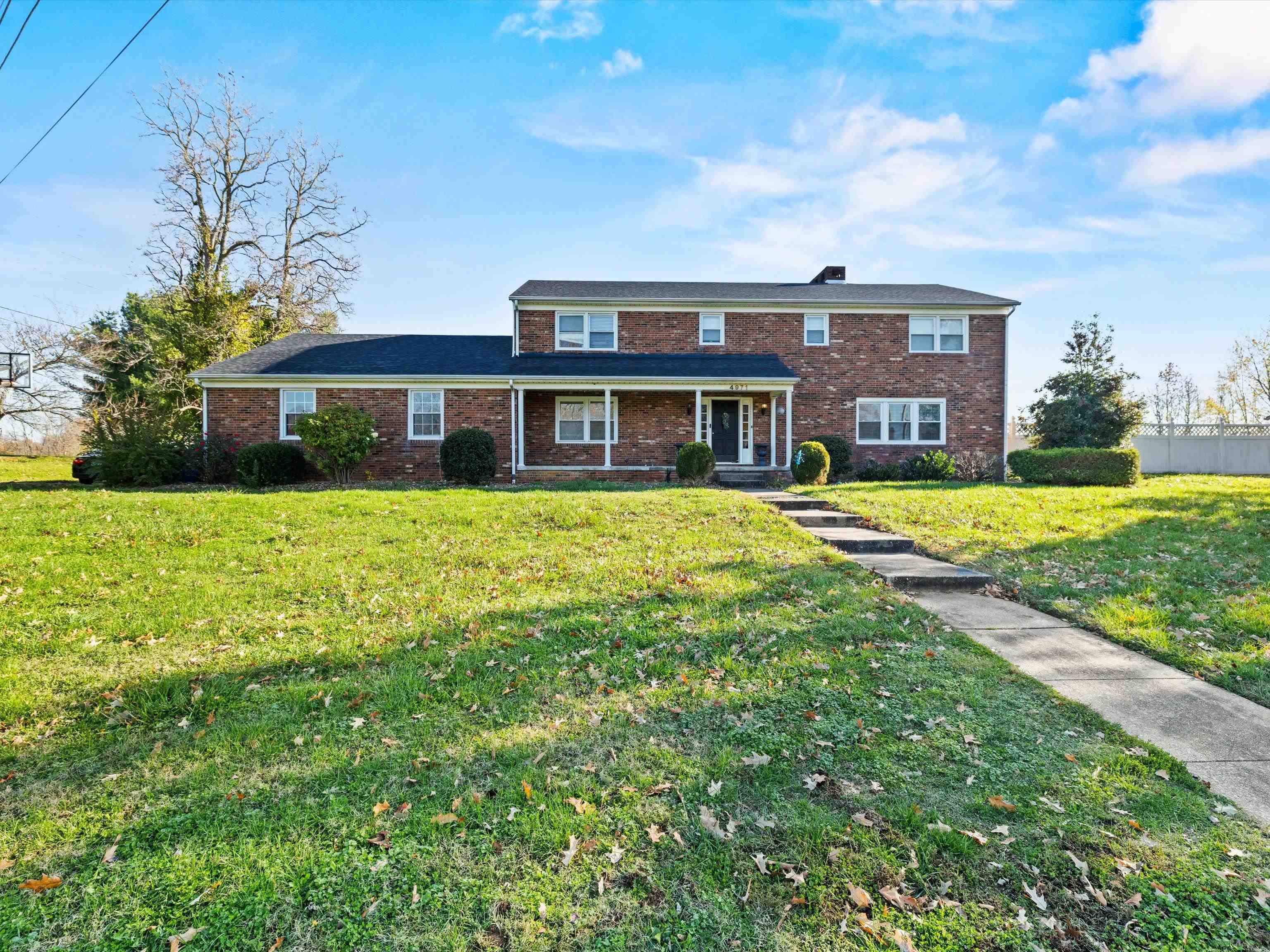 4971 Millers Mill Rd, Owensboro, Kentucky 42303, 5 Bedrooms Bedrooms, ,3 BathroomsBathrooms,Single Family Residence,For Sale,Millers Mill Rd,91157