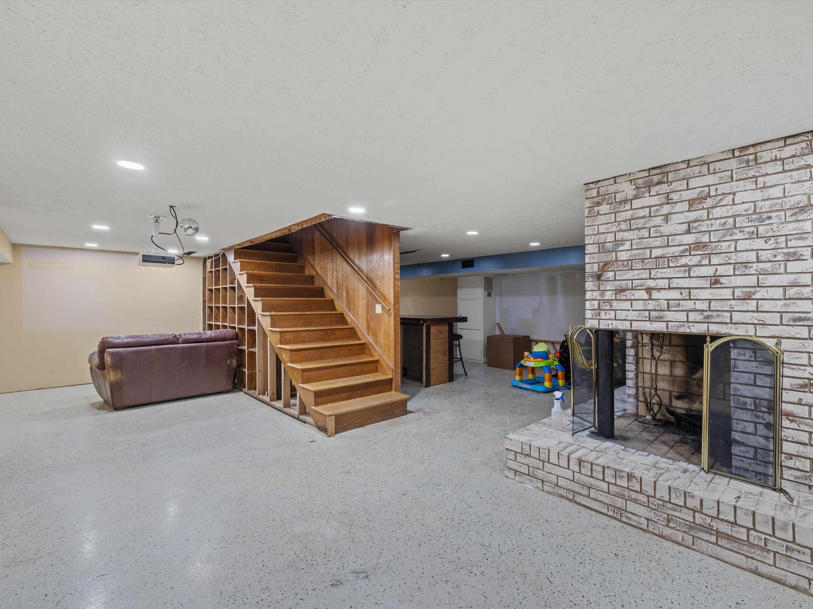 4971 Millers Mill Rd, Owensboro, Kentucky 42303, 5 Bedrooms Bedrooms, ,3 BathroomsBathrooms,Single Family Residence,For Sale,Millers Mill Rd,91157