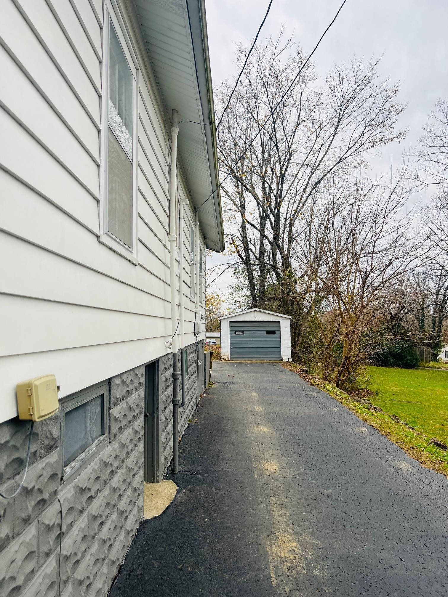 509 3rd St, Central City, Kentucky 42066, 3 Bedrooms Bedrooms, ,1 BathroomBathrooms,Single Family Residence,For Sale,3rd St,91159
