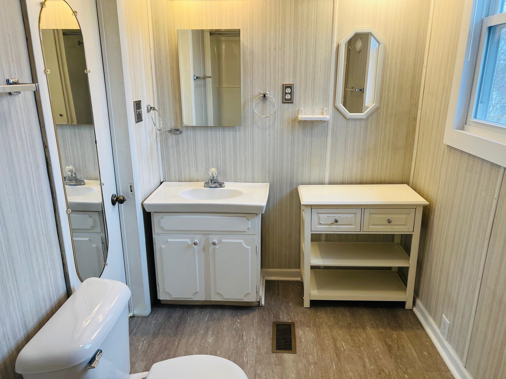 509 3rd St, Central City, Kentucky 42066, 3 Bedrooms Bedrooms, ,1 BathroomBathrooms,Single Family Residence,For Sale,3rd St,91159