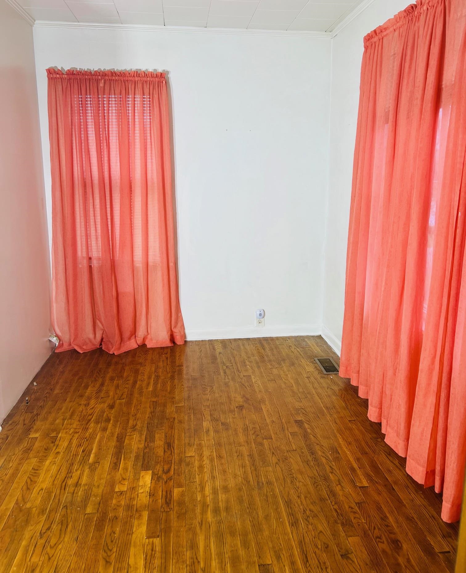 509 3rd St, Central City, Kentucky 42066, 3 Bedrooms Bedrooms, ,1 BathroomBathrooms,Single Family Residence,For Sale,3rd St,91159