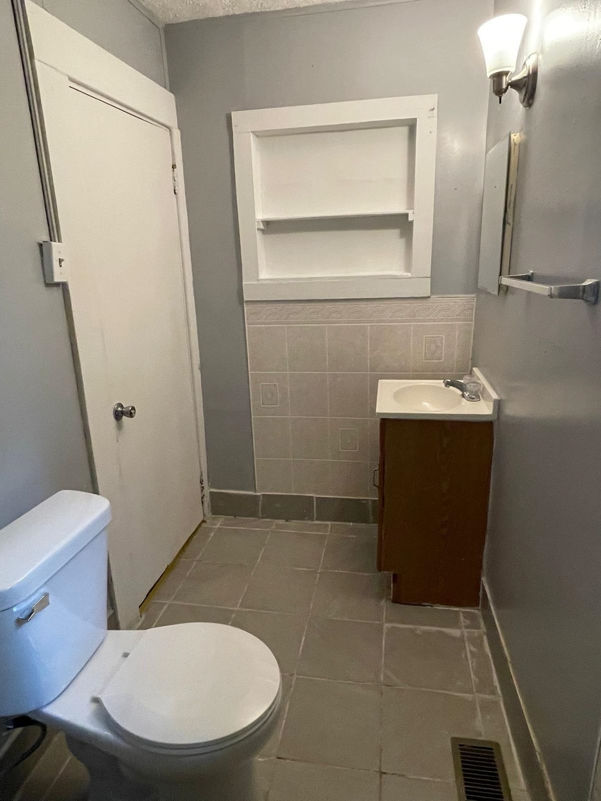 1724 McConnell Avenue, Owensboro, Kentucky 42303, 2 Bedrooms Bedrooms, ,1 BathroomBathrooms,Single Family Residence,For Sale,McConnell Avenue,91162
