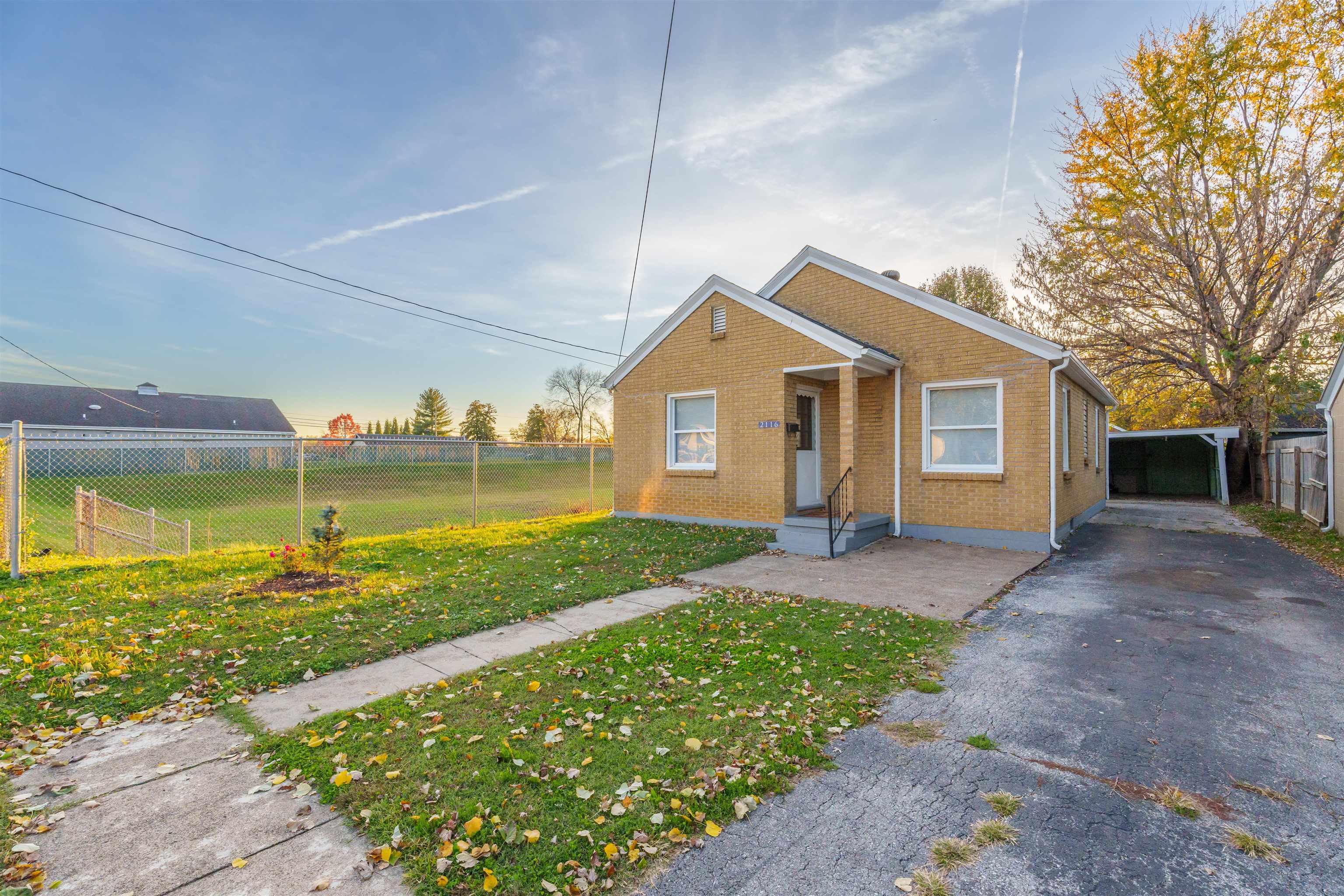 2116 Hathaway Street, Owensboro, Kentucky 42303-2900, 2 Bedrooms Bedrooms, ,1 BathroomBathrooms,Single Family Residence,For Sale,Hathaway Street,91165