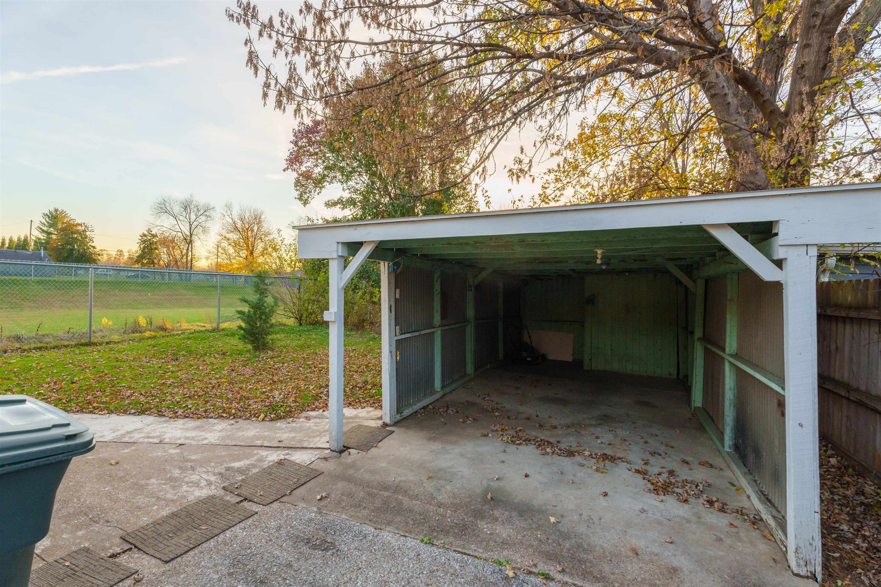 2116 Hathaway Street, Owensboro, Kentucky 42303-2900, 2 Bedrooms Bedrooms, ,1 BathroomBathrooms,Single Family Residence,For Sale,Hathaway Street,91165
