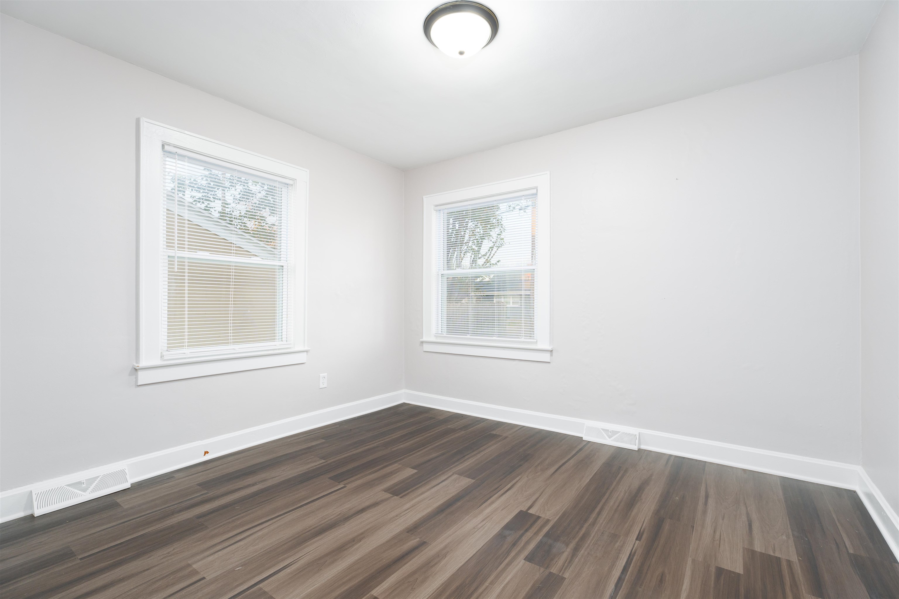 2116 Hathaway Street, Owensboro, Kentucky 42303-2900, 2 Bedrooms Bedrooms, ,1 BathroomBathrooms,Single Family Residence,For Sale,Hathaway Street,91165
