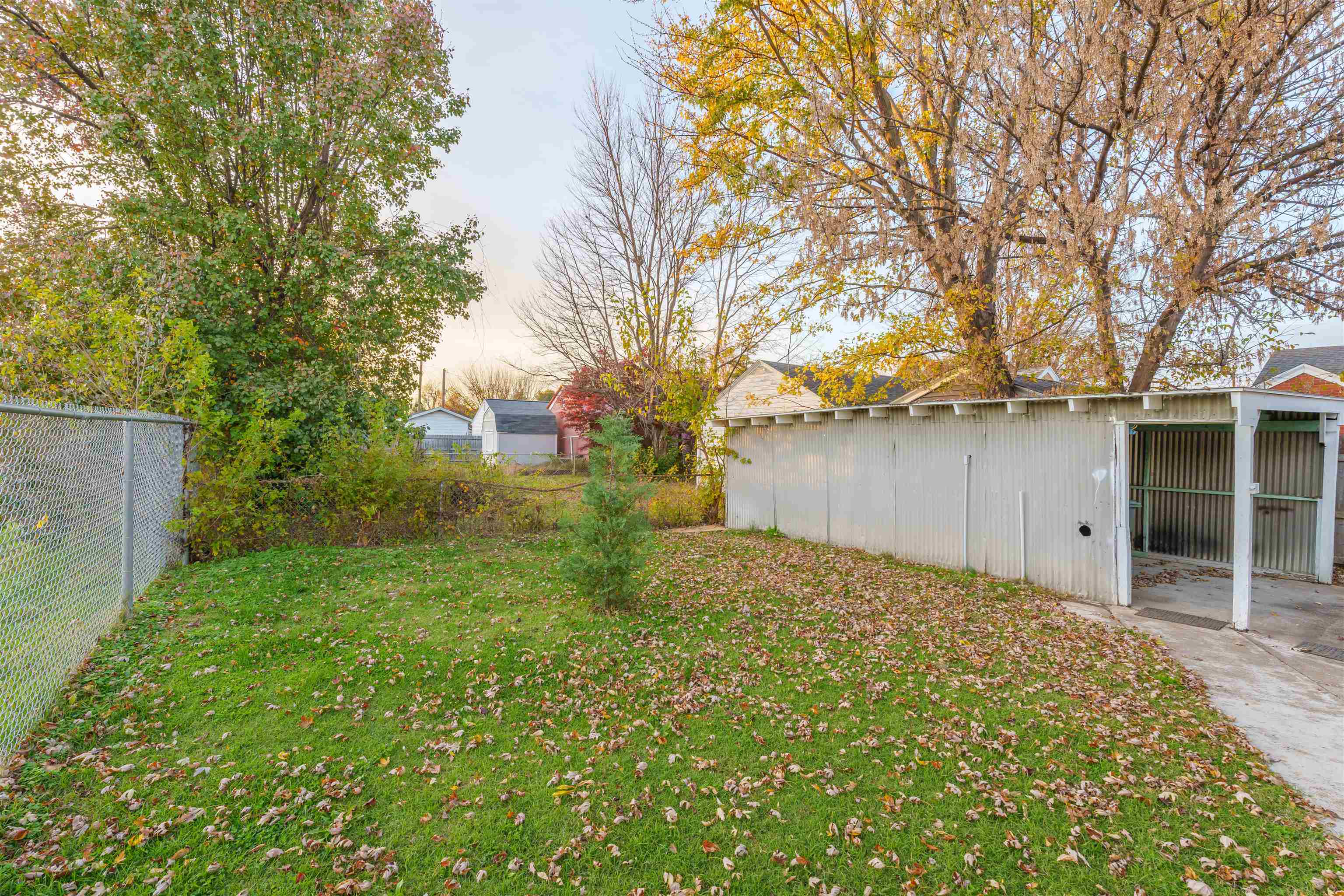 2116 Hathaway Street, Owensboro, Kentucky 42303-2900, 2 Bedrooms Bedrooms, ,1 BathroomBathrooms,Single Family Residence,For Sale,Hathaway Street,91165