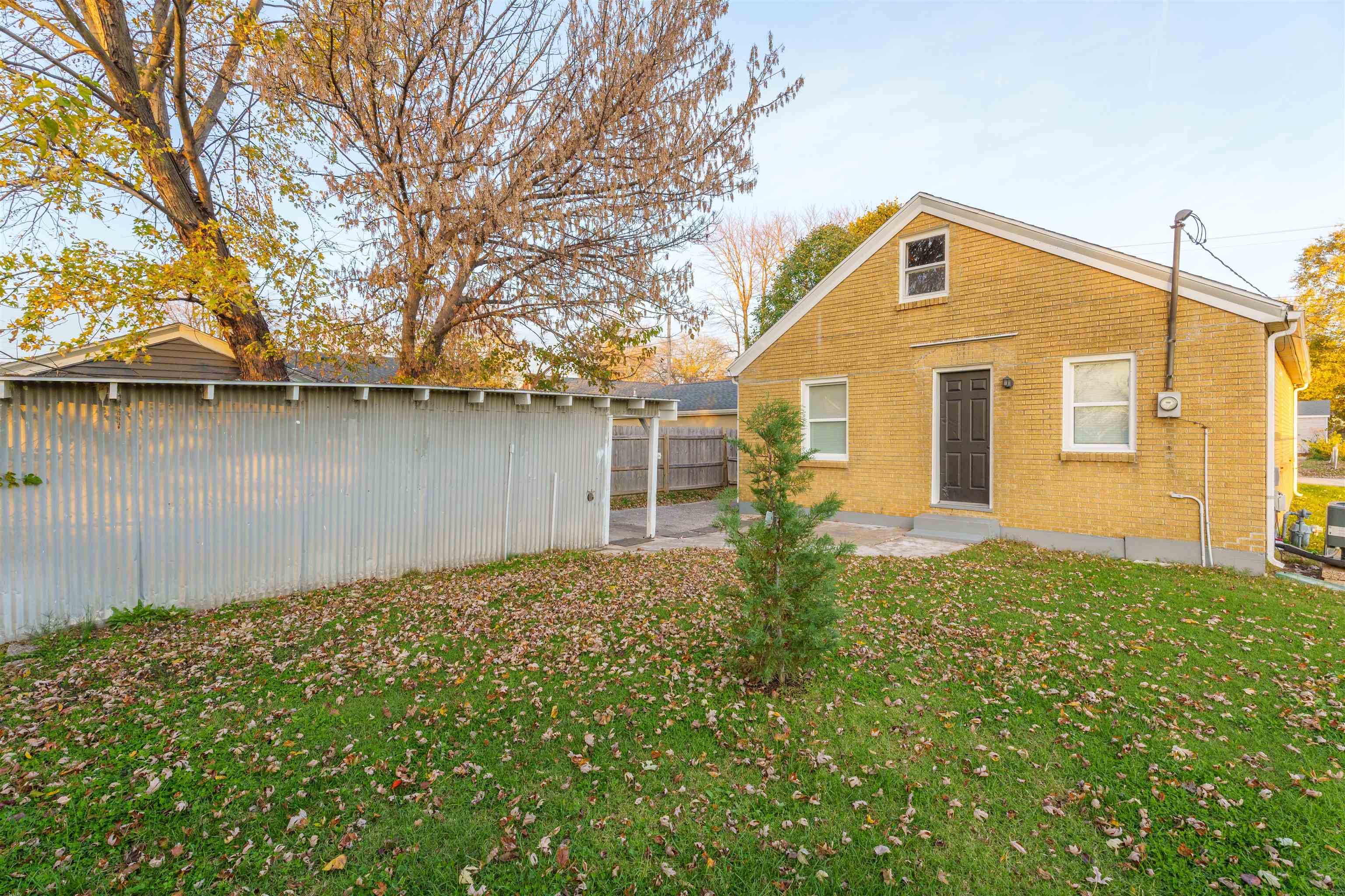2116 Hathaway Street, Owensboro, Kentucky 42303-2900, 2 Bedrooms Bedrooms, ,1 BathroomBathrooms,Single Family Residence,For Sale,Hathaway Street,91165