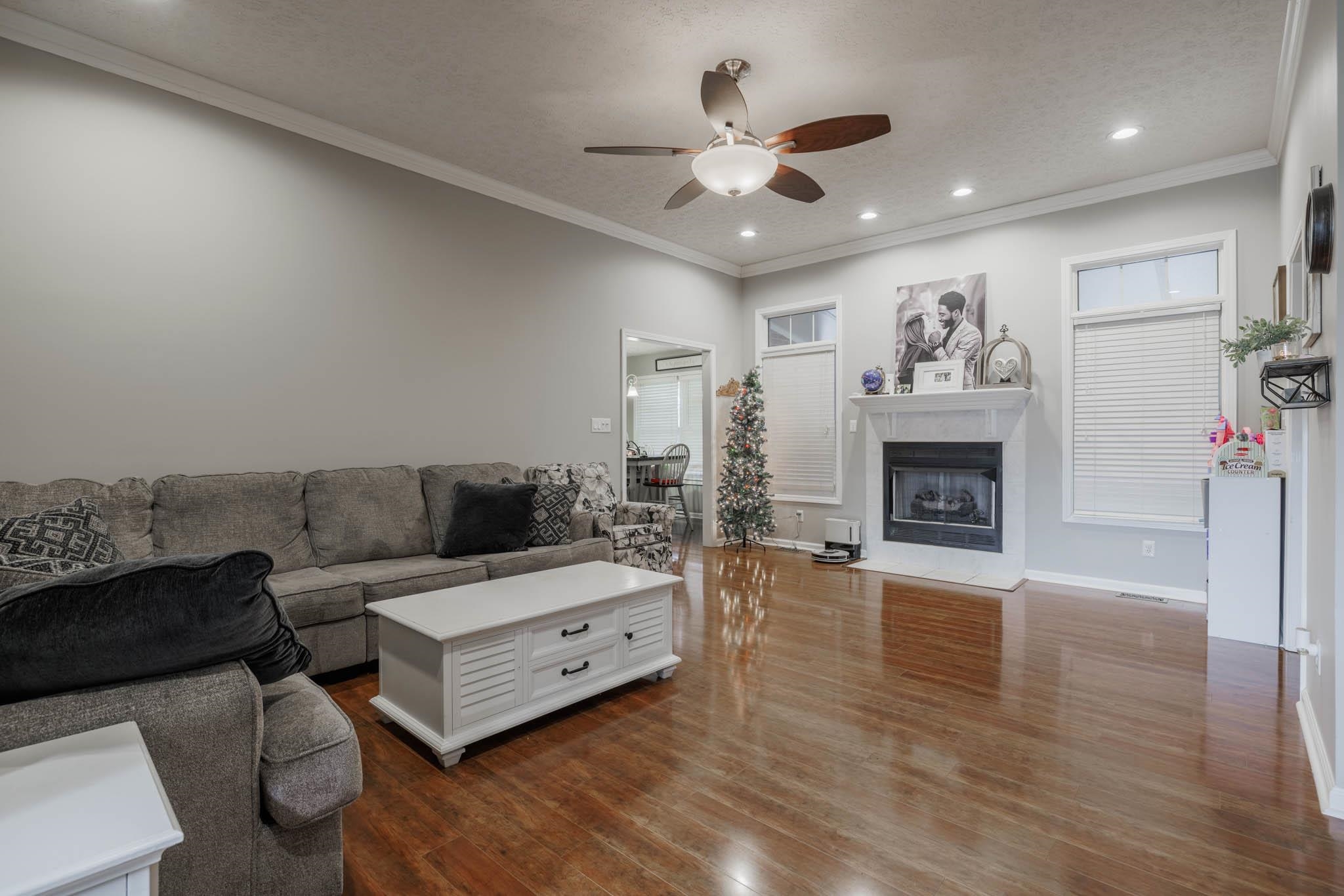 3827 Countryside Drive, Owensboro, Kentucky 42303, 3 Bedrooms Bedrooms, ,2 BathroomsBathrooms,Single Family Residence,For Sale,Countryside Drive,91167
