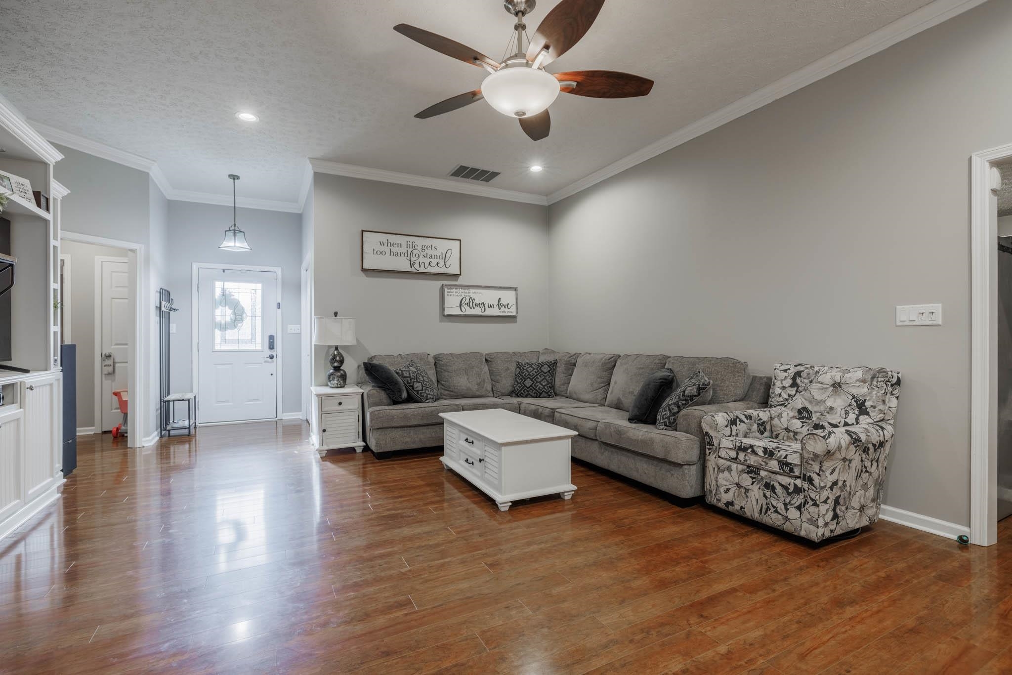3827 Countryside Drive, Owensboro, Kentucky 42303, 3 Bedrooms Bedrooms, ,2 BathroomsBathrooms,Single Family Residence,For Sale,Countryside Drive,91167