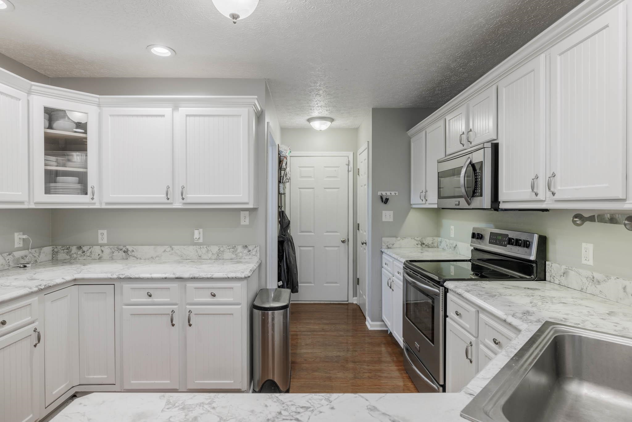 3827 Countryside Drive, Owensboro, Kentucky 42303, 3 Bedrooms Bedrooms, ,2 BathroomsBathrooms,Single Family Residence,For Sale,Countryside Drive,91167