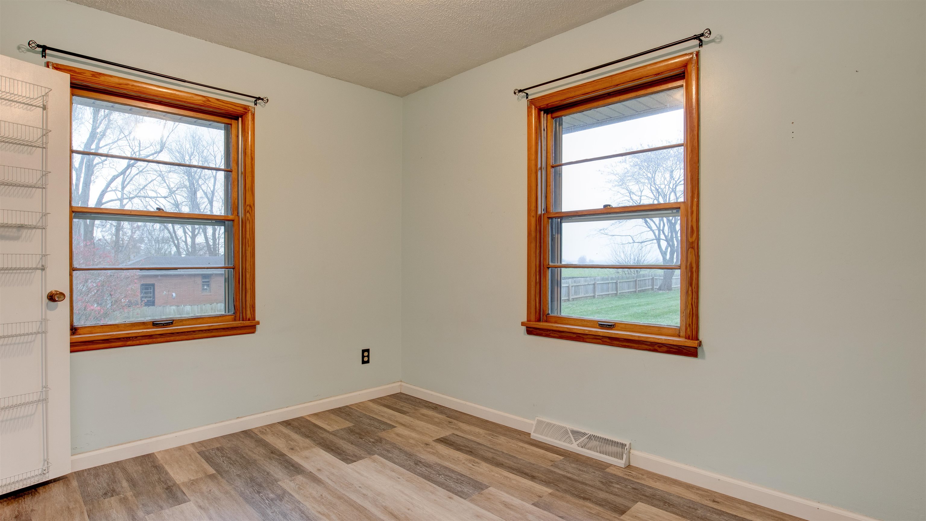 7024 Masonville Habit Road, Philpot, Kentucky 42366-9105, 4 Bedrooms Bedrooms, ,1 BathroomBathrooms,Single Family Residence,For Sale,Masonville Habit Road,91168