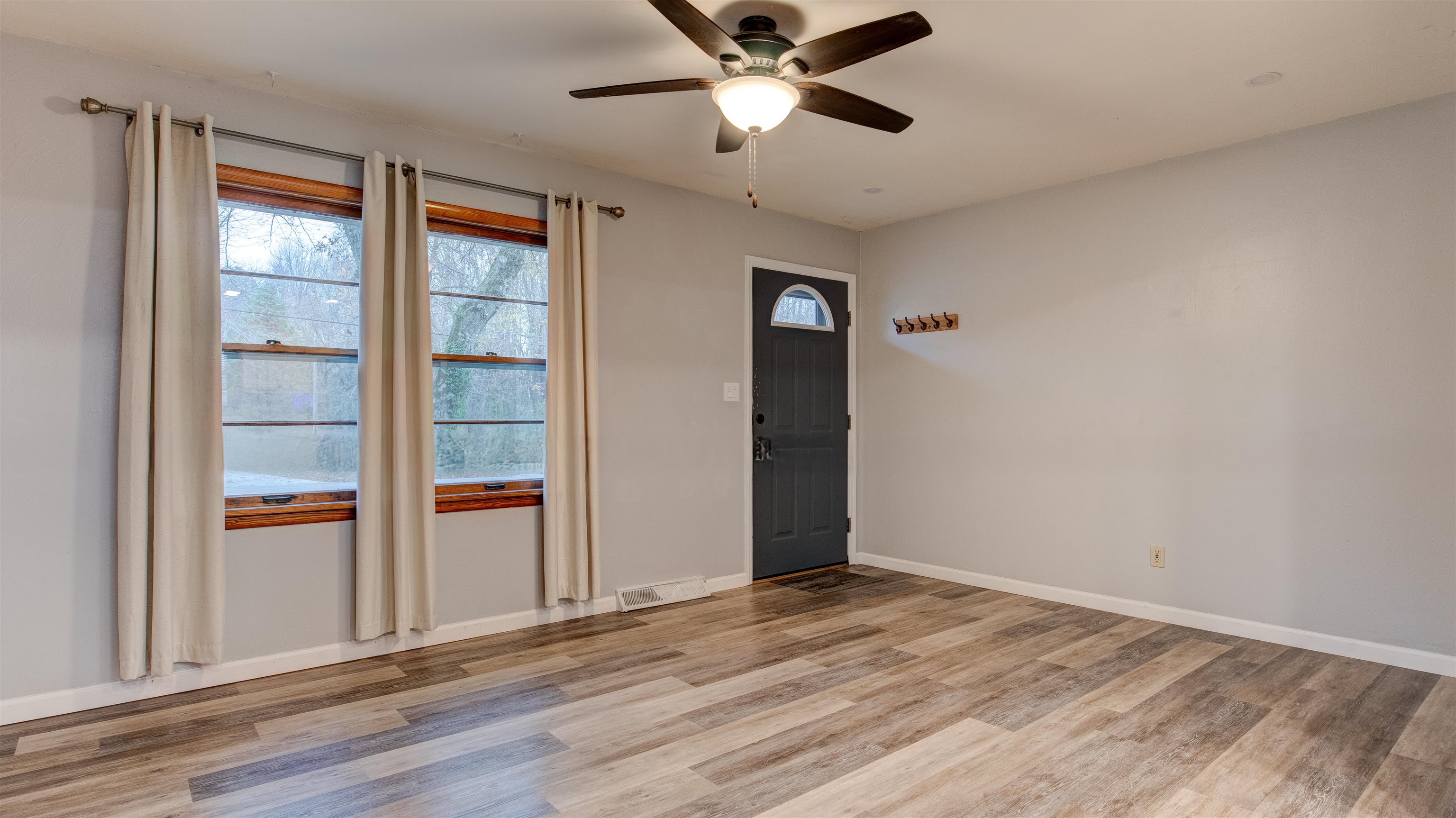 7024 Masonville Habit Road, Philpot, Kentucky 42366-9105, 4 Bedrooms Bedrooms, ,1 BathroomBathrooms,Single Family Residence,For Sale,Masonville Habit Road,91168