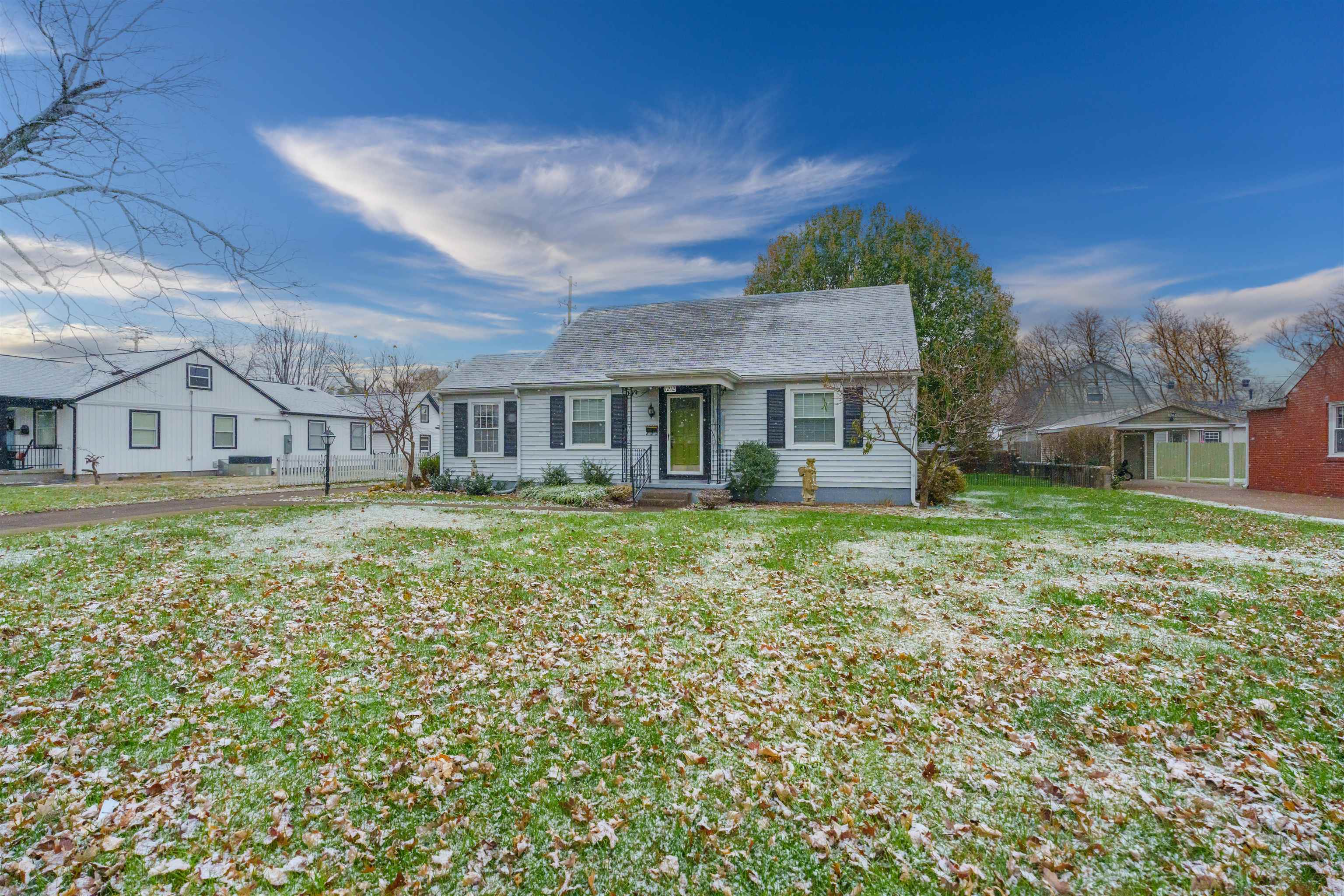 1212 Hill Ave, Owensboro, Kentucky 42301, 4 Bedrooms Bedrooms, ,2 BathroomsBathrooms,Single Family Residence,For Sale,Hill Ave,91175