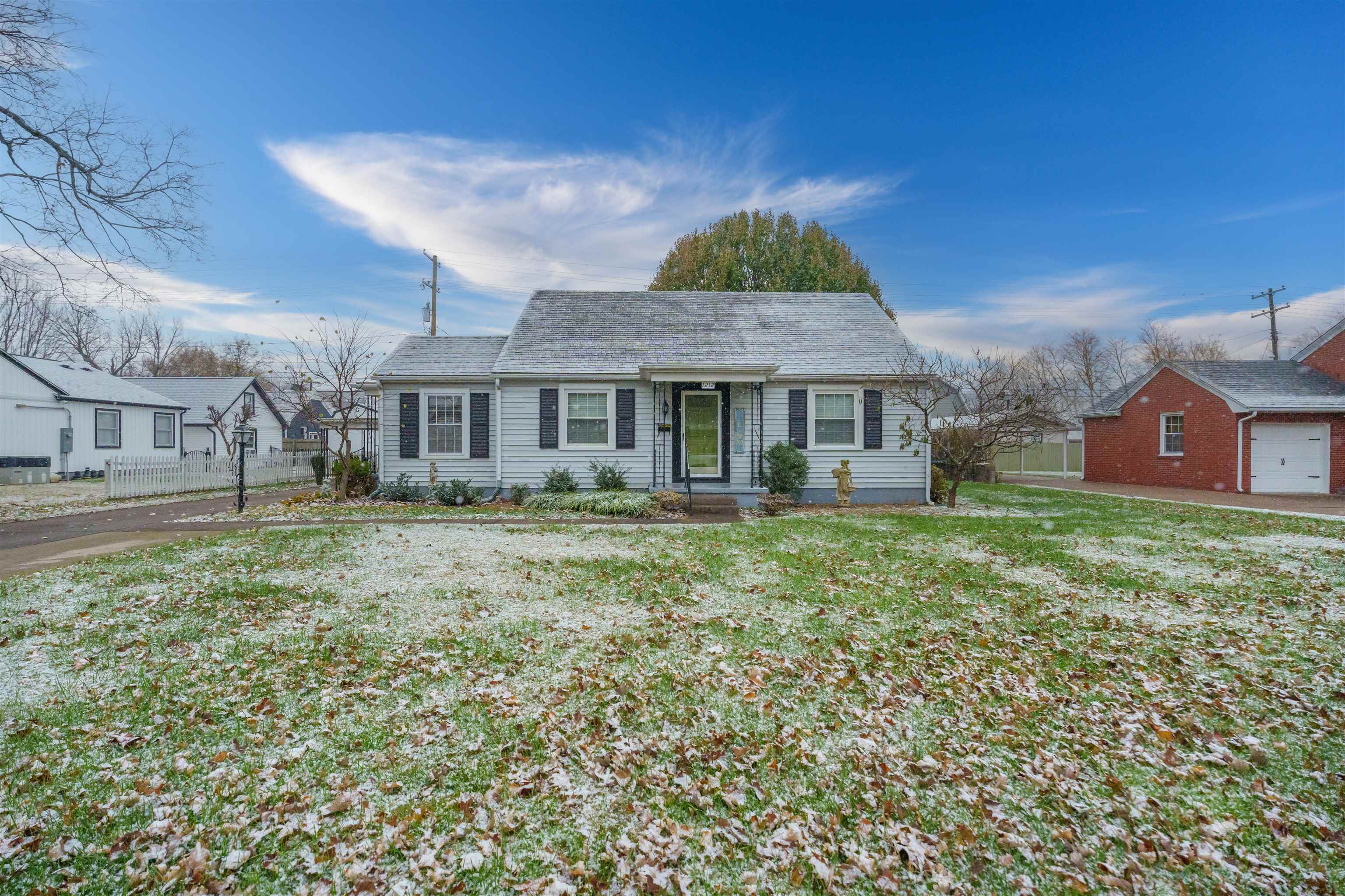 1212 Hill Ave, Owensboro, Kentucky 42301, 4 Bedrooms Bedrooms, ,2 BathroomsBathrooms,Single Family Residence,For Sale,Hill Ave,91175