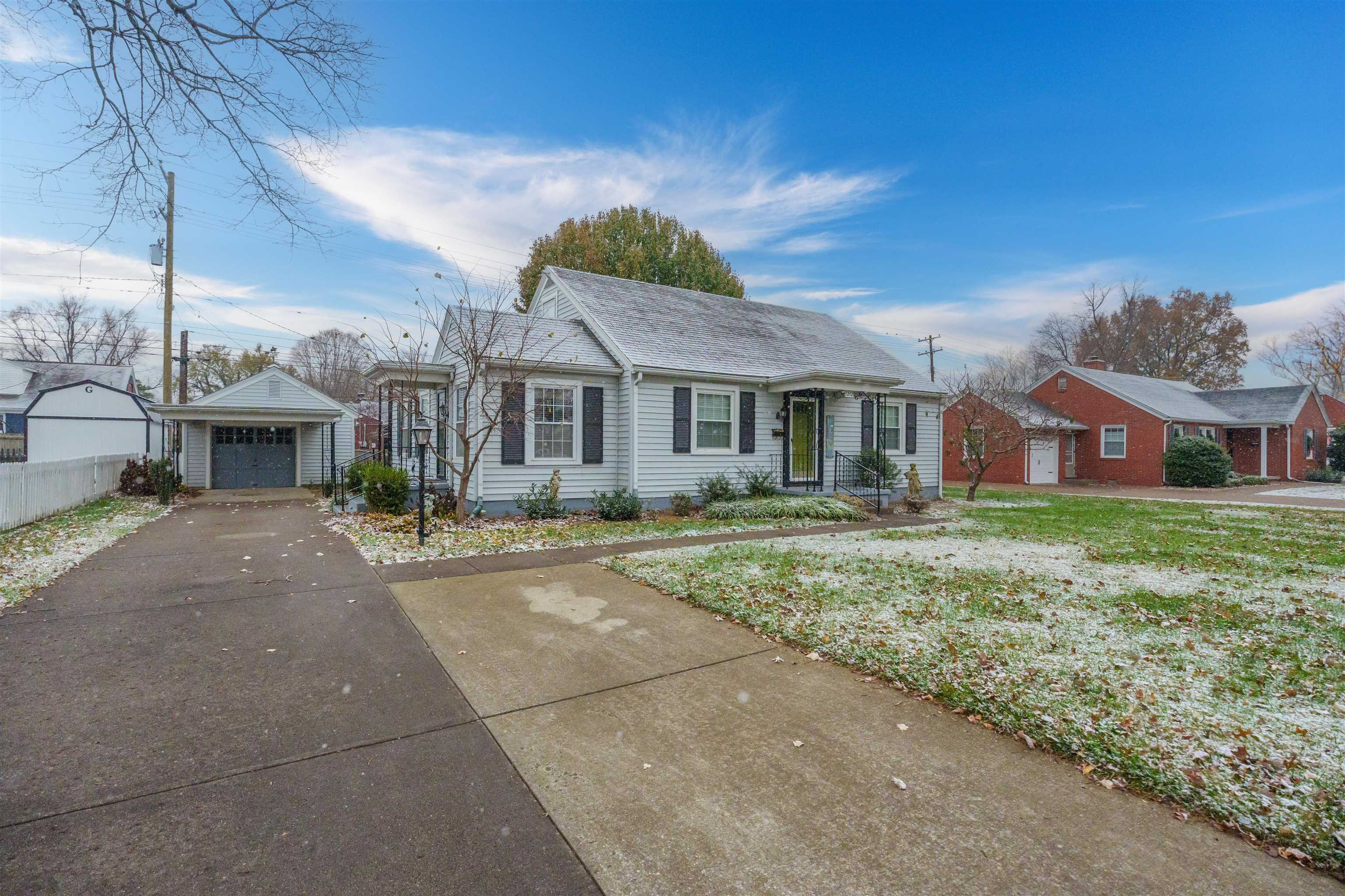 1212 Hill Ave, Owensboro, Kentucky 42301, 4 Bedrooms Bedrooms, ,2 BathroomsBathrooms,Single Family Residence,For Sale,Hill Ave,91175