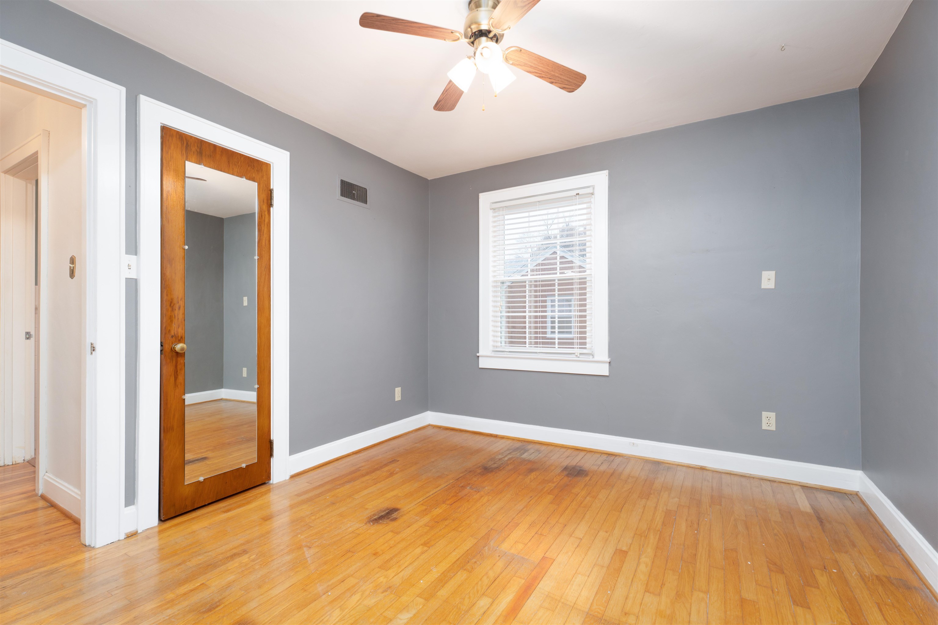 1212 Hill Ave, Owensboro, Kentucky 42301, 4 Bedrooms Bedrooms, ,2 BathroomsBathrooms,Single Family Residence,For Sale,Hill Ave,91175