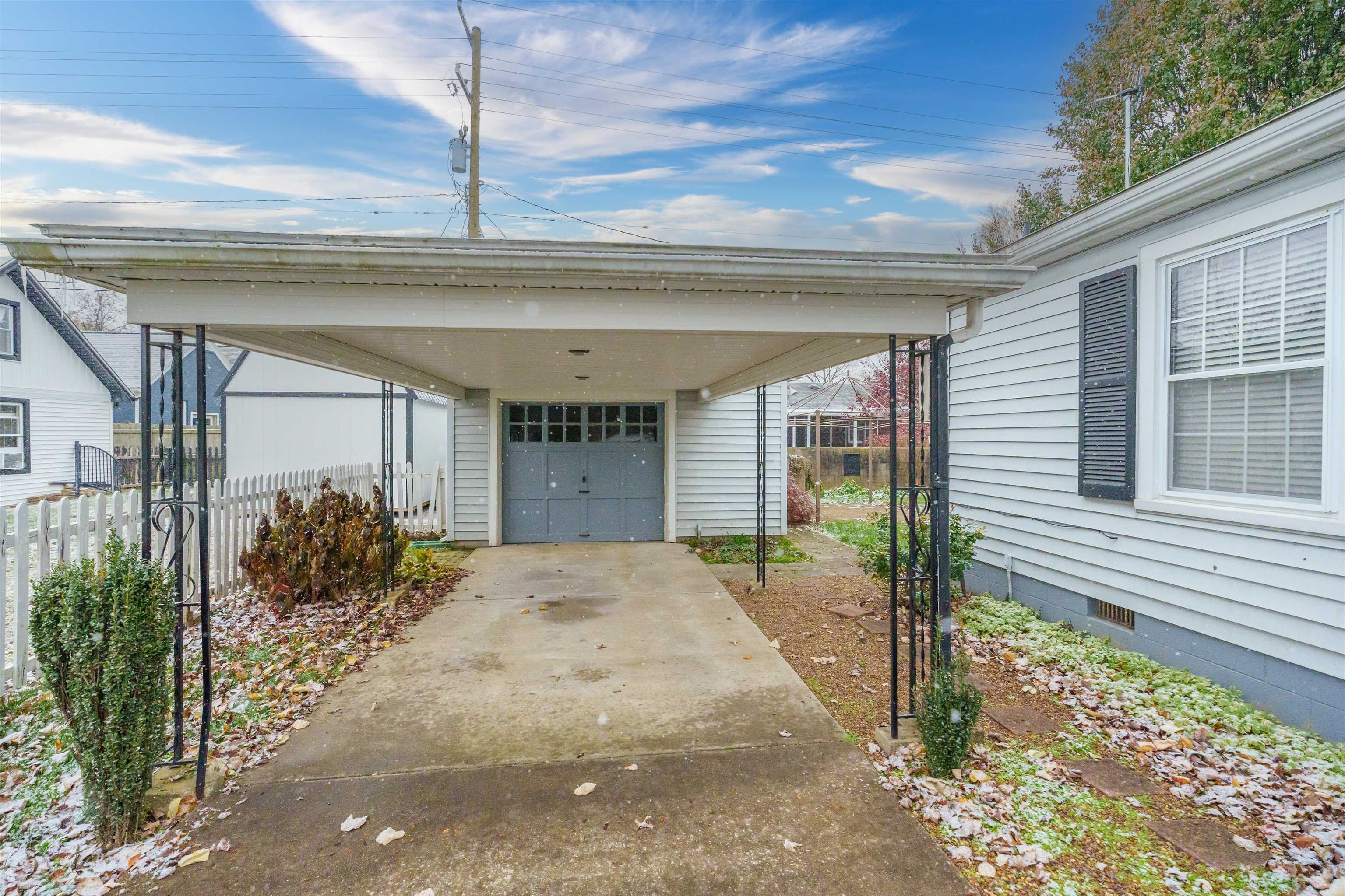 1212 Hill Ave, Owensboro, Kentucky 42301, 4 Bedrooms Bedrooms, ,2 BathroomsBathrooms,Single Family Residence,For Sale,Hill Ave,91175