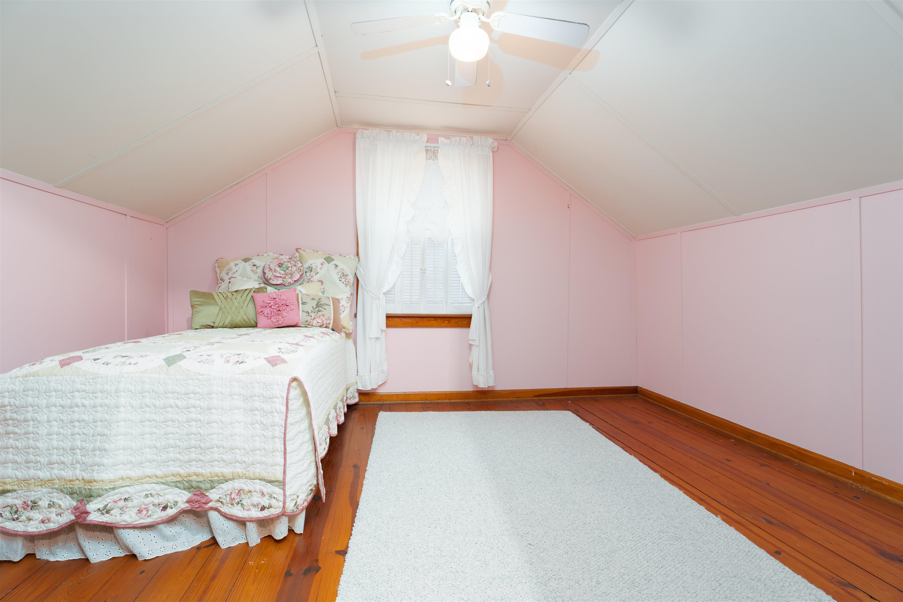 1212 Hill Ave, Owensboro, Kentucky 42301, 4 Bedrooms Bedrooms, ,2 BathroomsBathrooms,Single Family Residence,For Sale,Hill Ave,91175