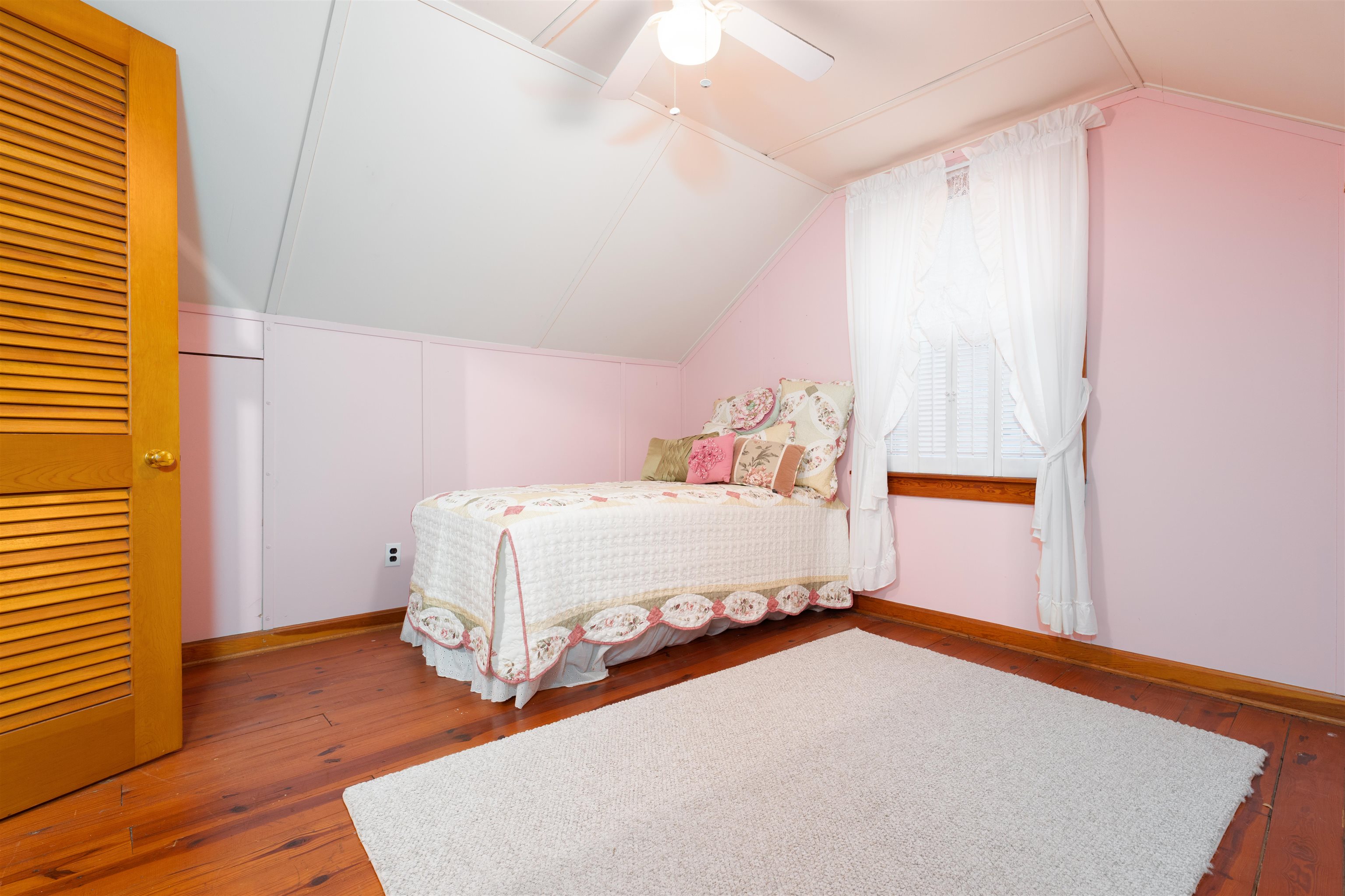 1212 Hill Ave, Owensboro, Kentucky 42301, 4 Bedrooms Bedrooms, ,2 BathroomsBathrooms,Single Family Residence,For Sale,Hill Ave,91175