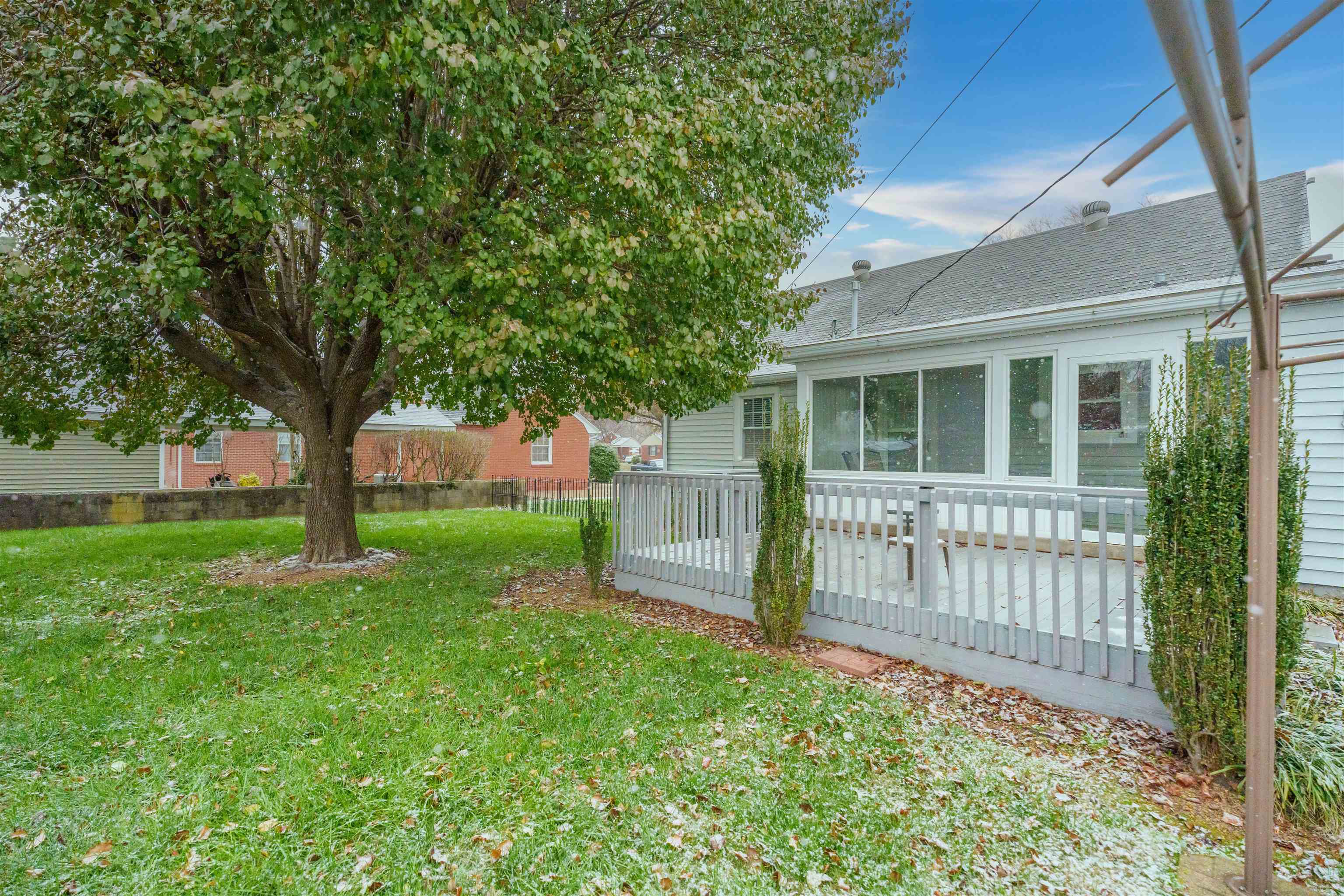 1212 Hill Ave, Owensboro, Kentucky 42301, 4 Bedrooms Bedrooms, ,2 BathroomsBathrooms,Single Family Residence,For Sale,Hill Ave,91175