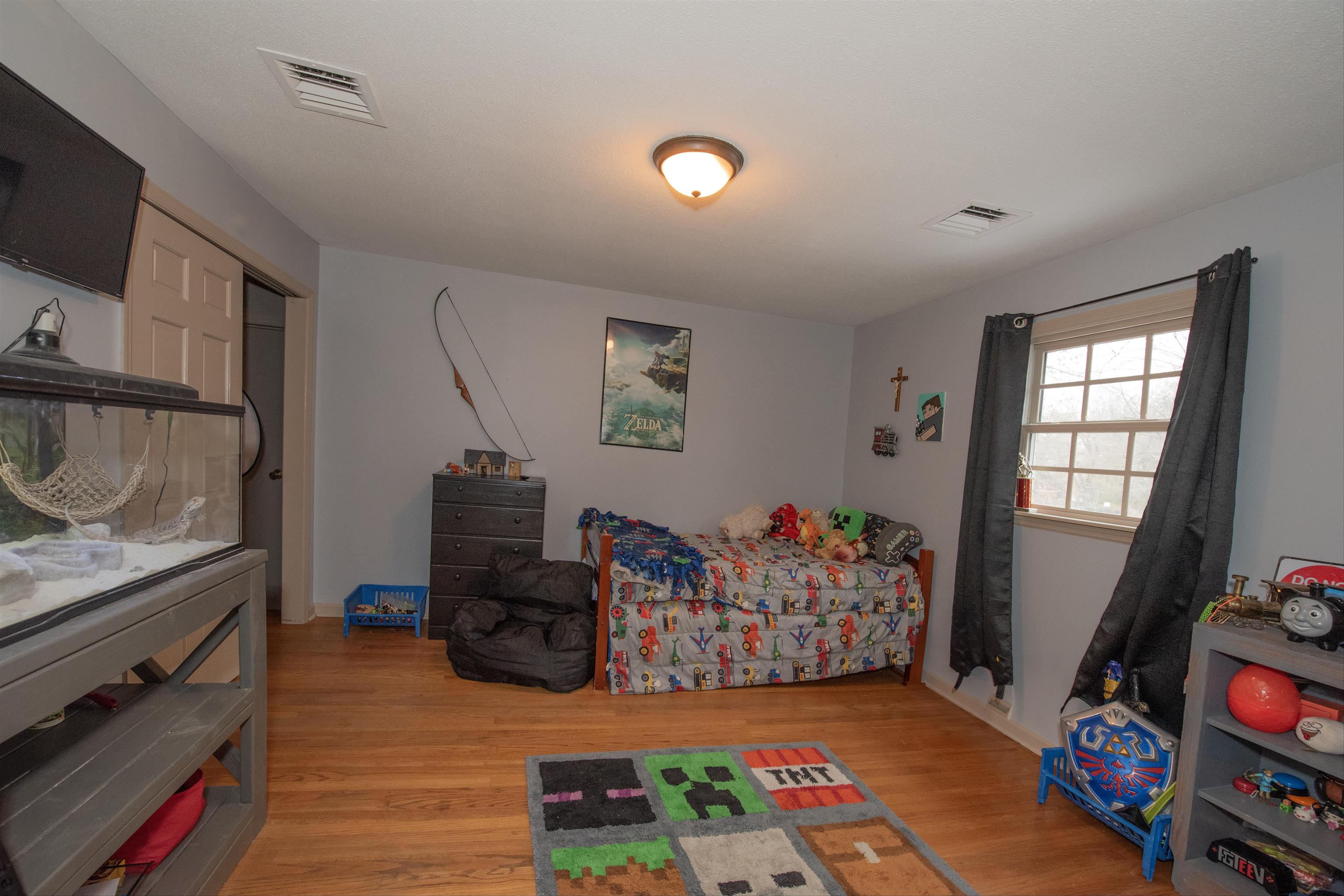 1104 Hickory, Owensboro, Kentucky 42303, 3 Bedrooms Bedrooms, ,2 BathroomsBathrooms,Single Family Residence,For Sale,Hickory,91177