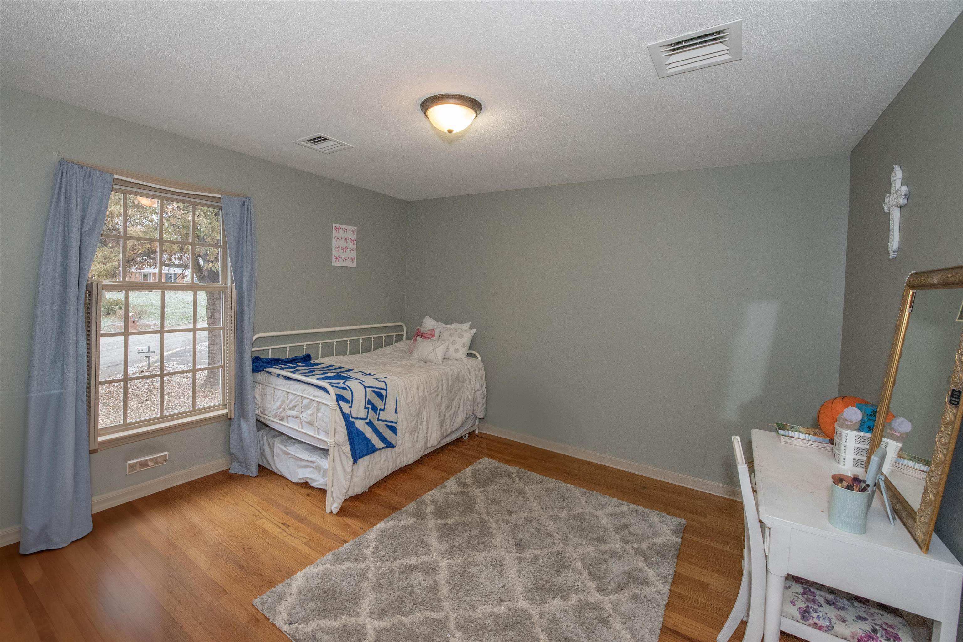1104 Hickory, Owensboro, Kentucky 42303, 3 Bedrooms Bedrooms, ,2 BathroomsBathrooms,Single Family Residence,For Sale,Hickory,91177