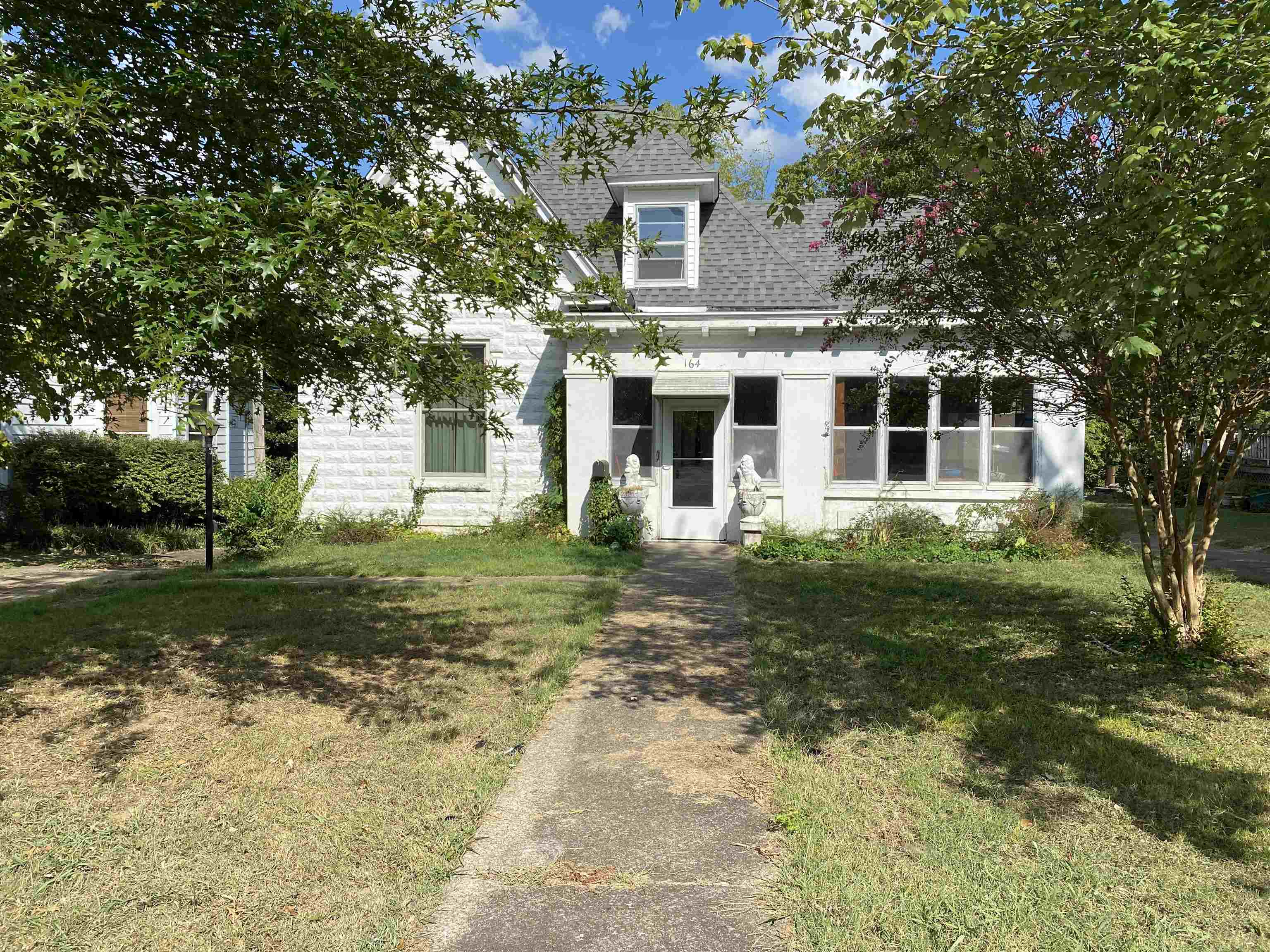 164 Main St, Greenville, Kentucky 42345, 4 Bedrooms Bedrooms, ,3 BathroomsBathrooms,Single Family Residence,For Sale,Main St,91179
