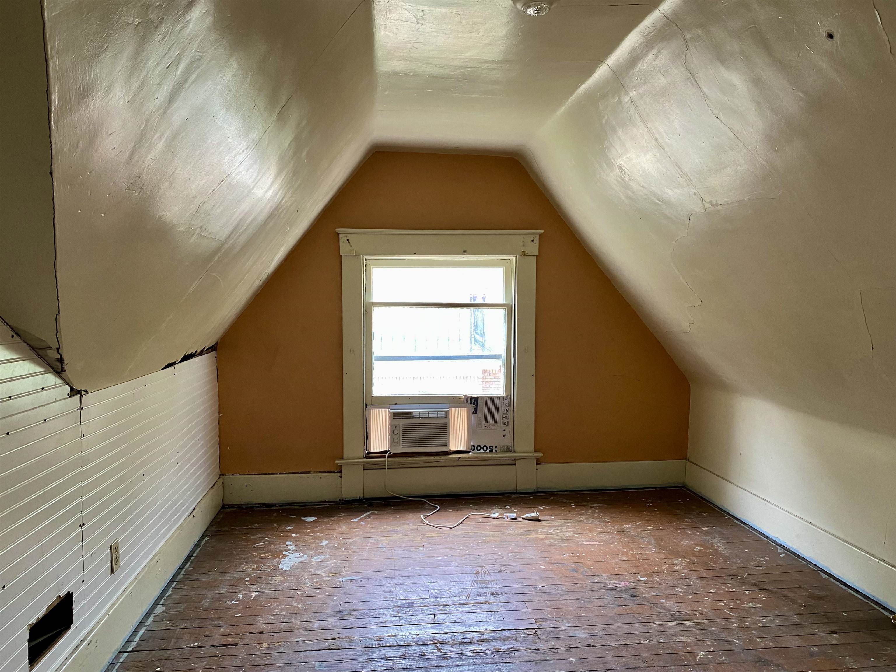 164 Main St, Greenville, Kentucky 42345, 4 Bedrooms Bedrooms, ,3 BathroomsBathrooms,Single Family Residence,For Sale,Main St,91179