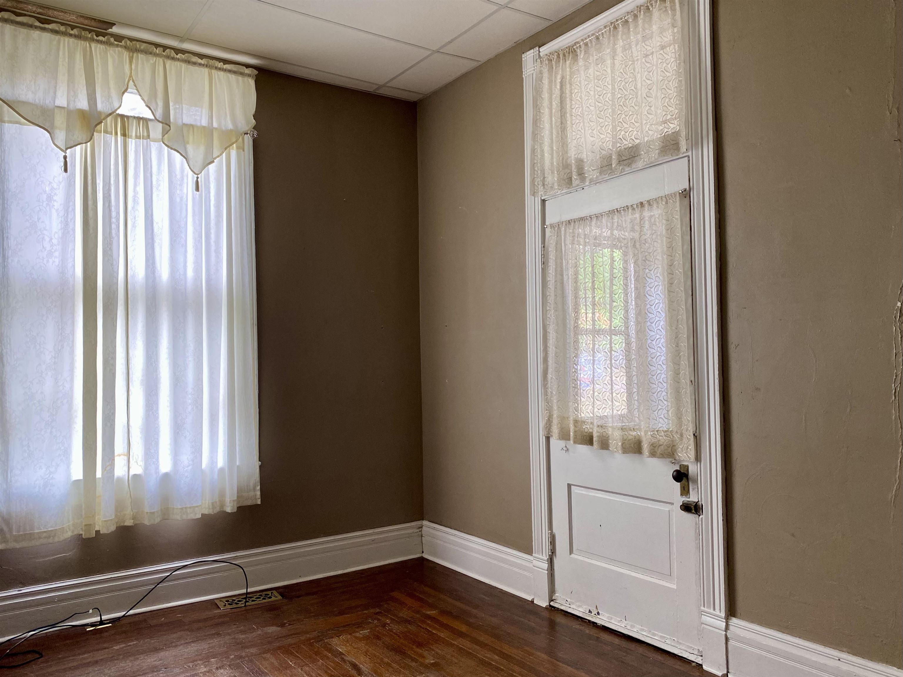 164 Main St, Greenville, Kentucky 42345, 4 Bedrooms Bedrooms, ,3 BathroomsBathrooms,Single Family Residence,For Sale,Main St,91179