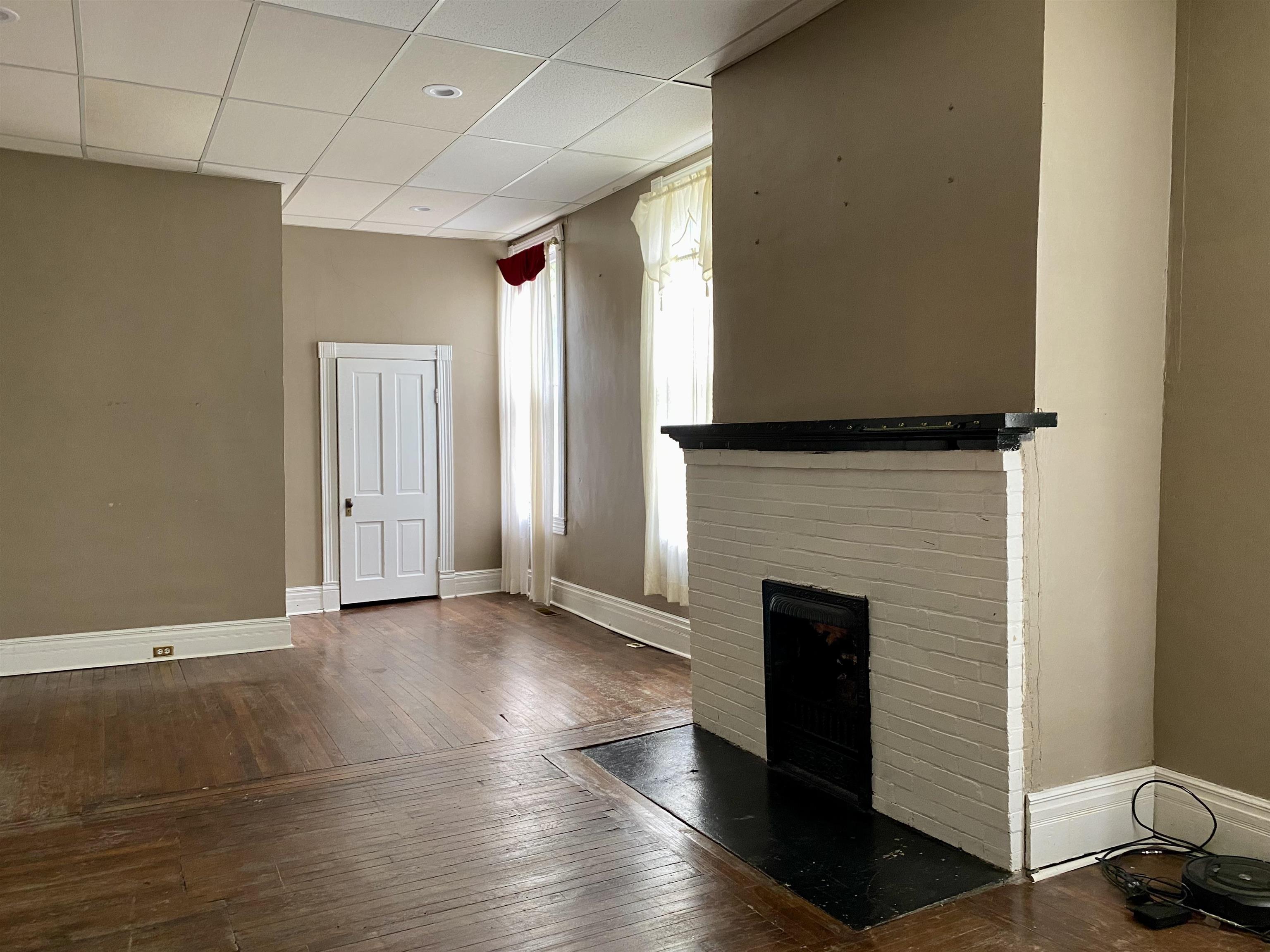 164 Main St, Greenville, Kentucky 42345, 4 Bedrooms Bedrooms, ,3 BathroomsBathrooms,Single Family Residence,For Sale,Main St,91179