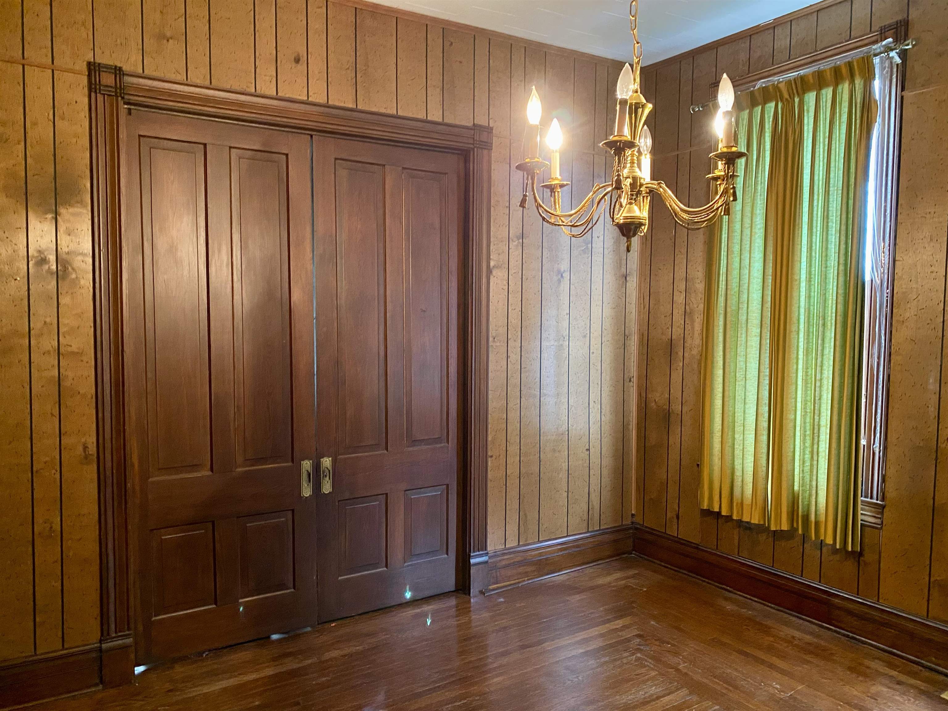 164 Main St, Greenville, Kentucky 42345, 4 Bedrooms Bedrooms, ,3 BathroomsBathrooms,Single Family Residence,For Sale,Main St,91179