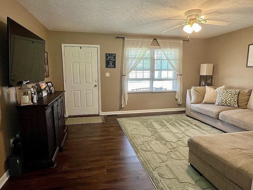 11905 Chelsea Dr., Utica, Kentucky 42376, 3 Bedrooms Bedrooms, ,2 BathroomsBathrooms,Single Family Residence,For Sale,Chelsea Dr.,91181